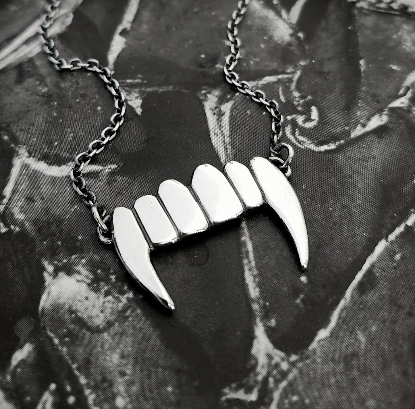 TRUE FANGS necklace