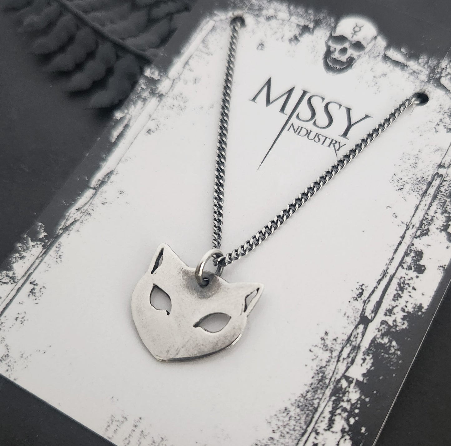 LE CHAT necklace