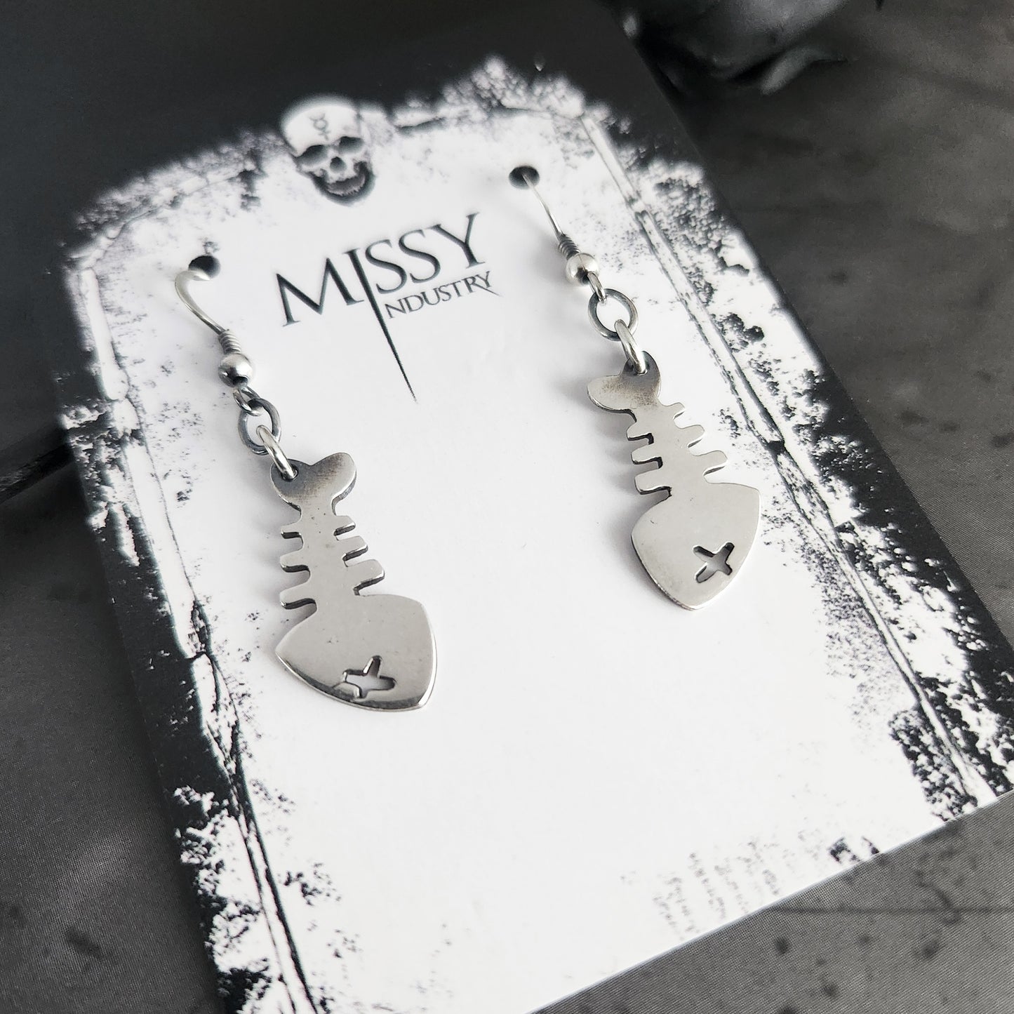 FISHBONES earrings