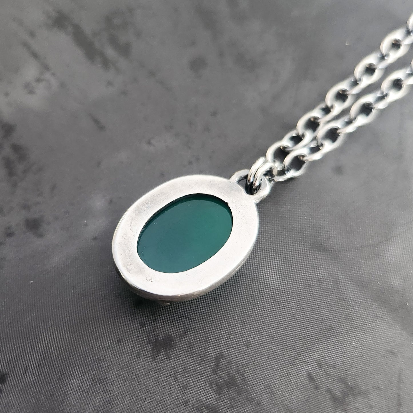 POISON IVY necklace