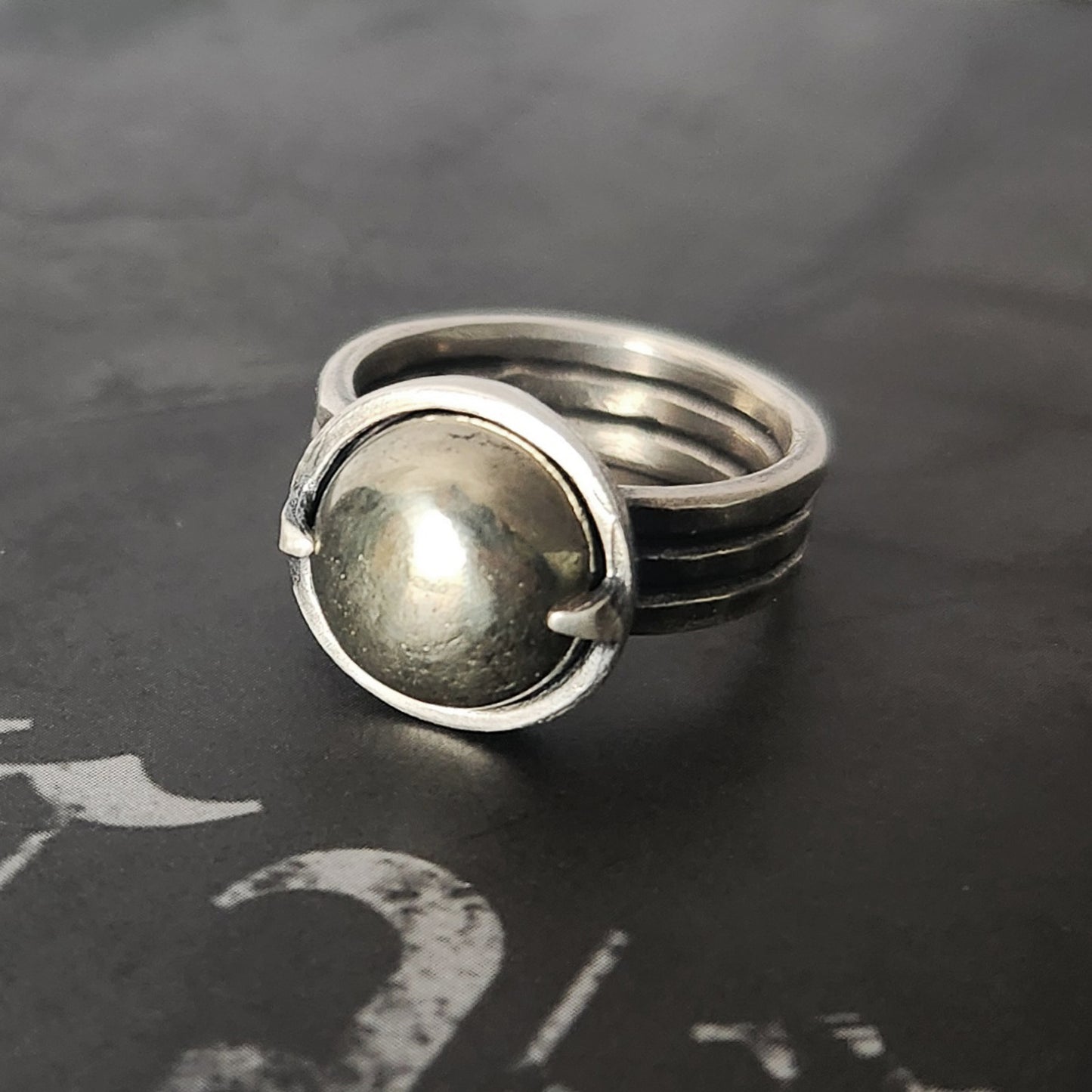 HELIOS ring with pyrite