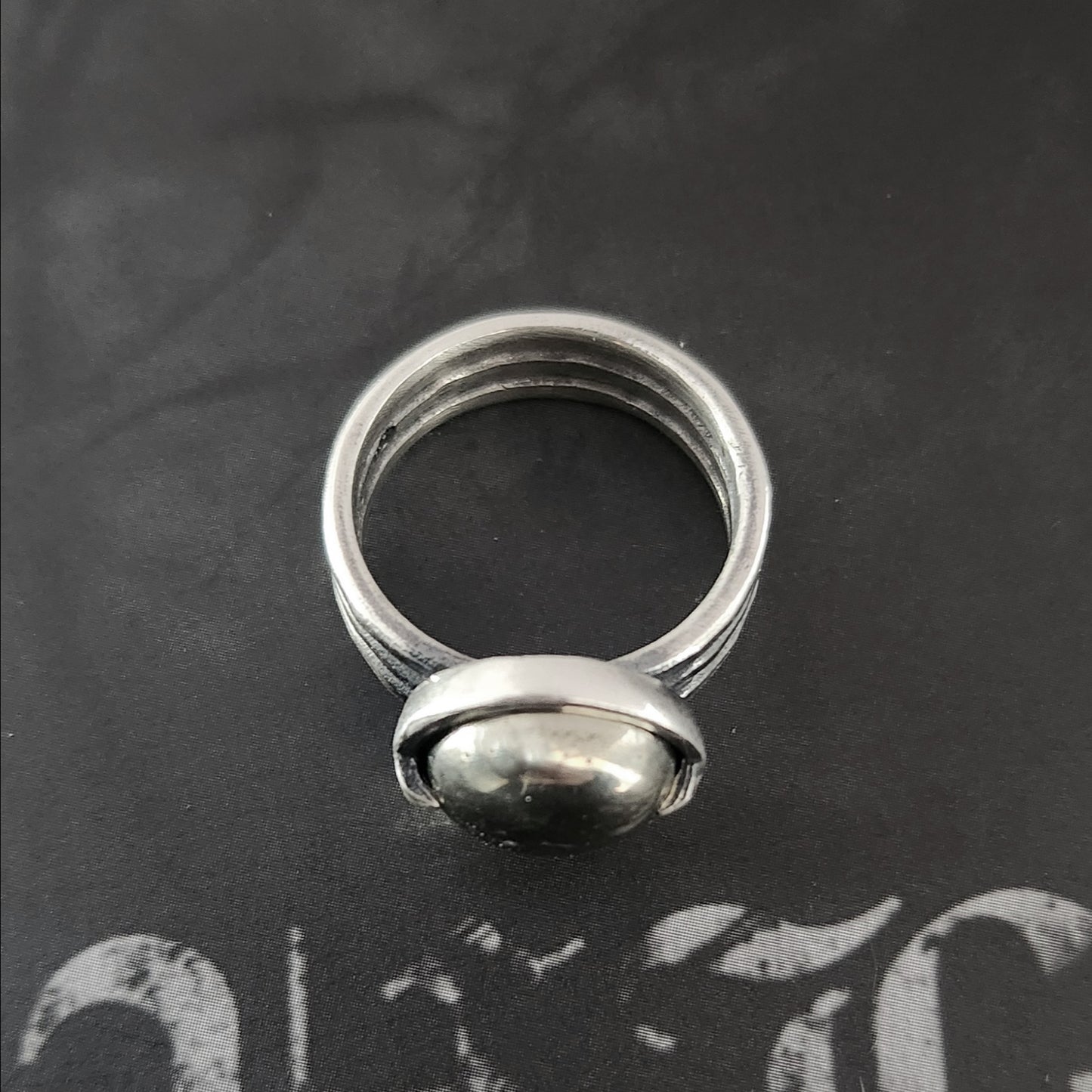 HELIOS ring with pyrite
