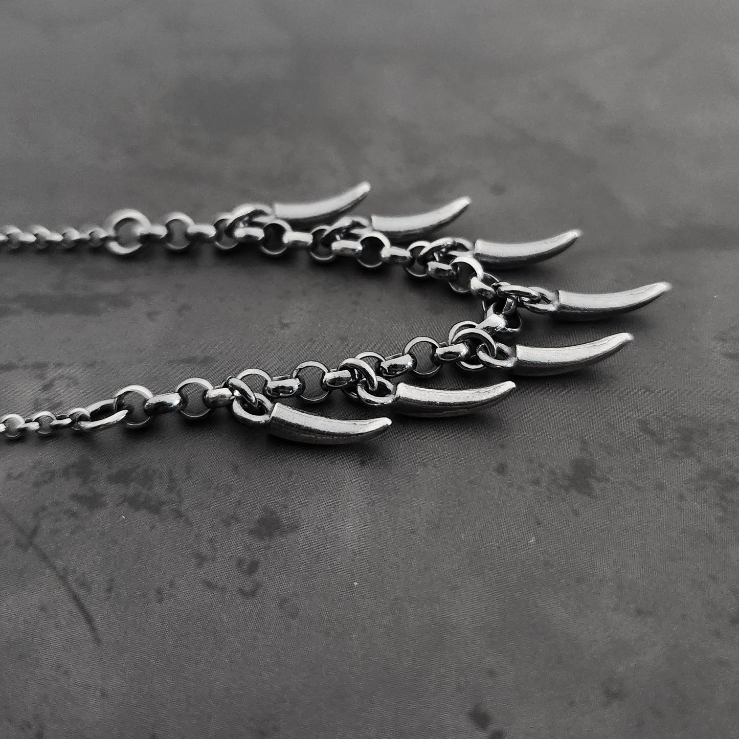 ON THE PROWL necklace