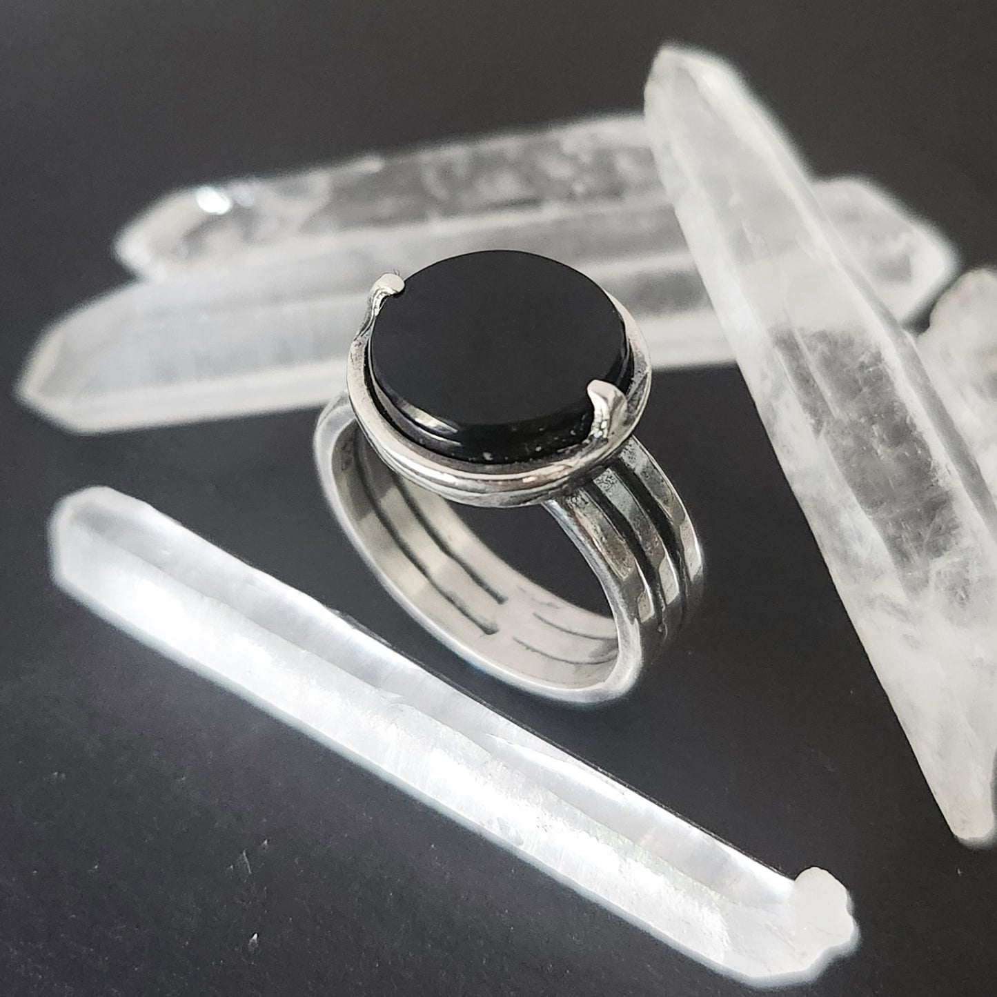 HELIOS RING with onyx