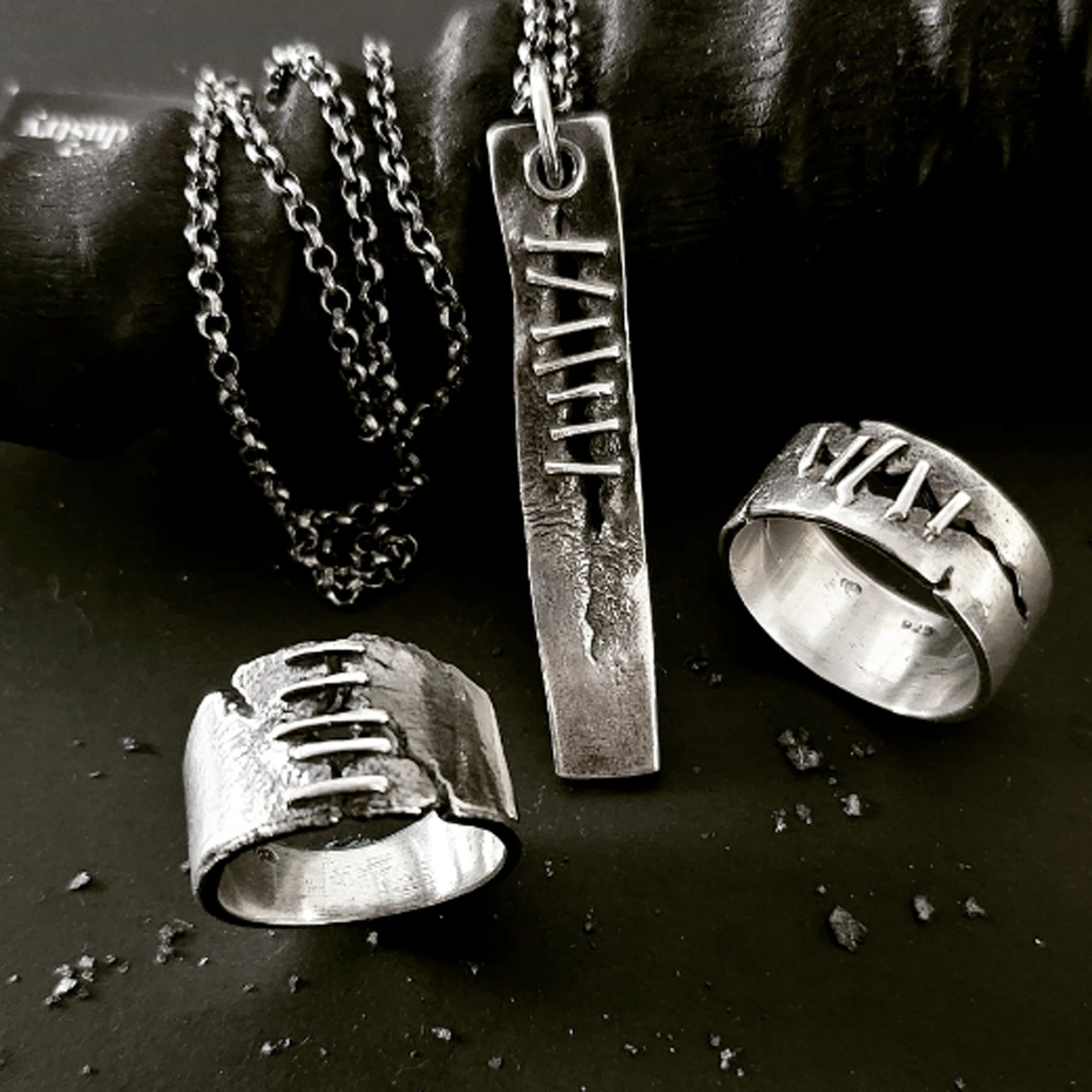 SUTURES ring