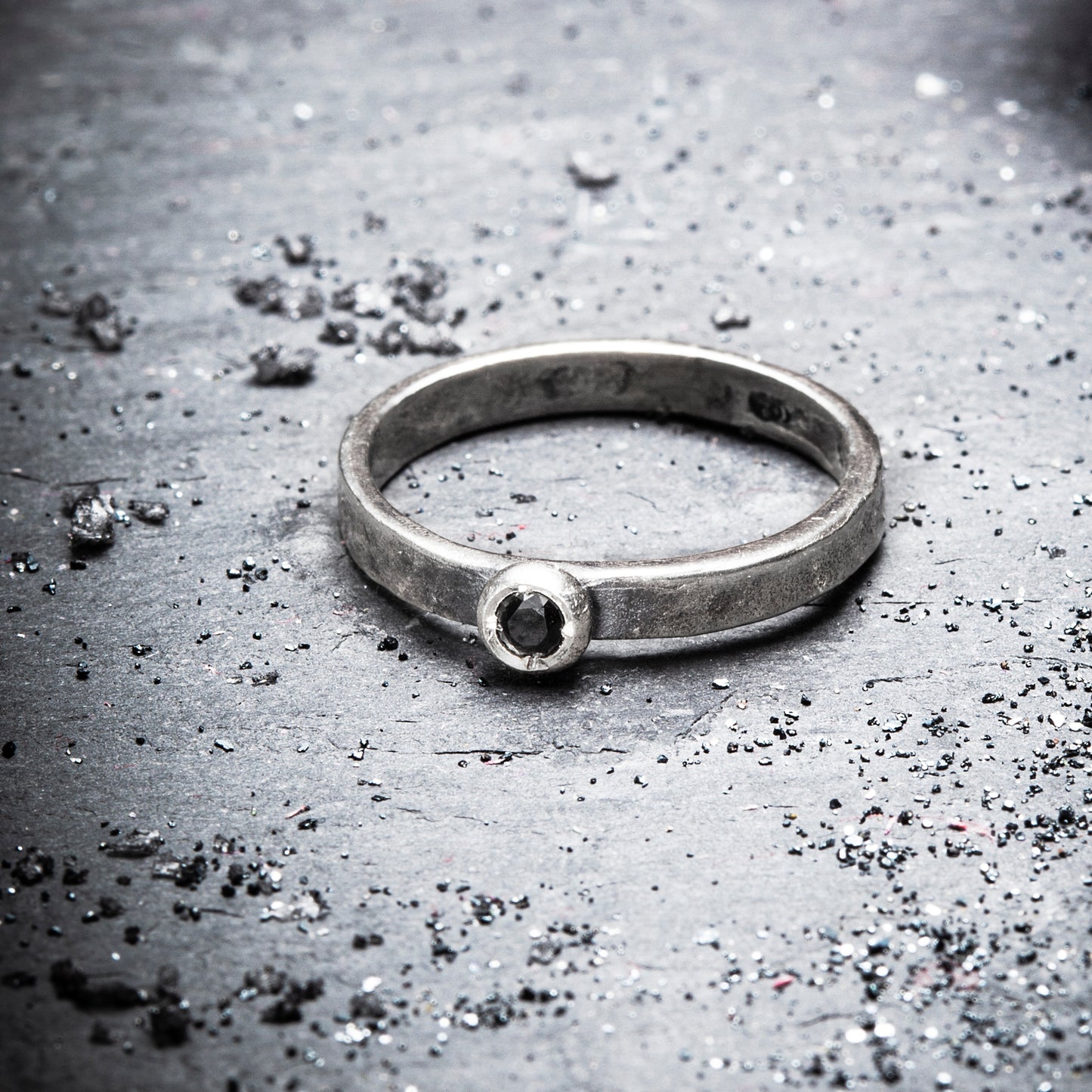 1AM ring with black spinel