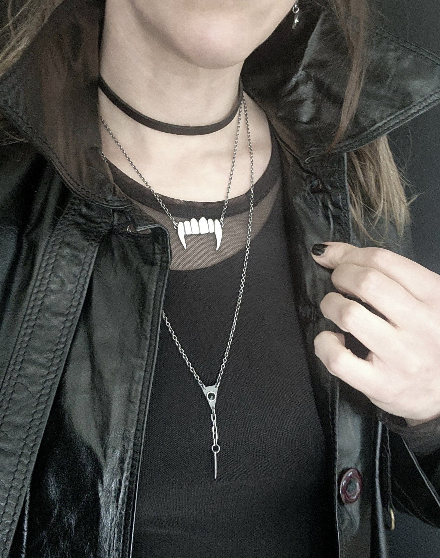 TRUE FANGS necklace