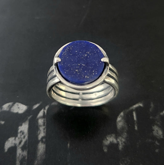 HELIOS ring with lapis lazuli