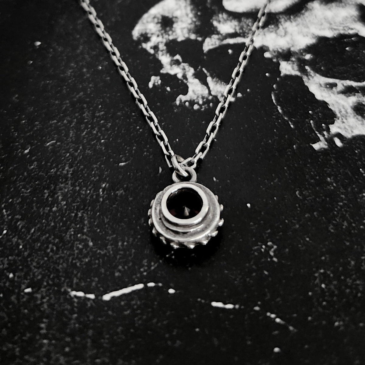 VENUS FLYTRAP necklace with red cz