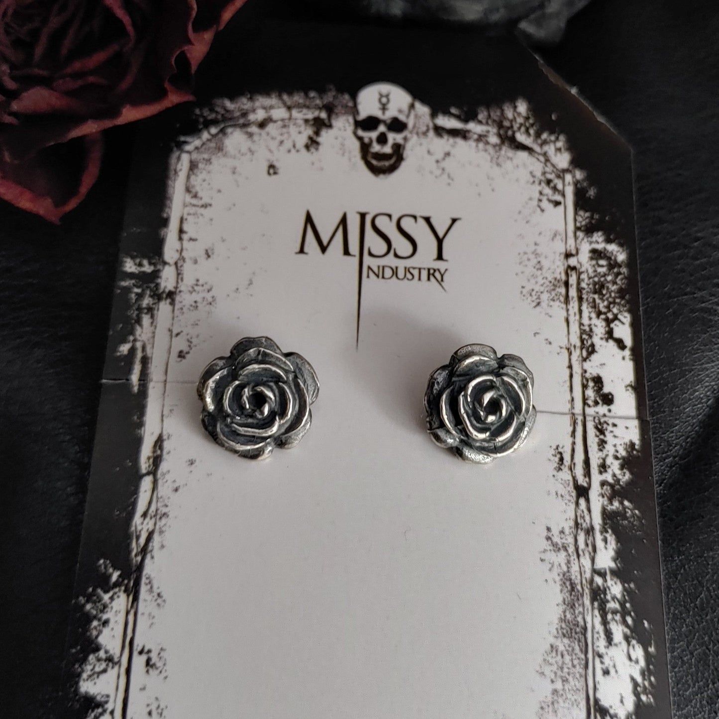 BLACK ROSES studs