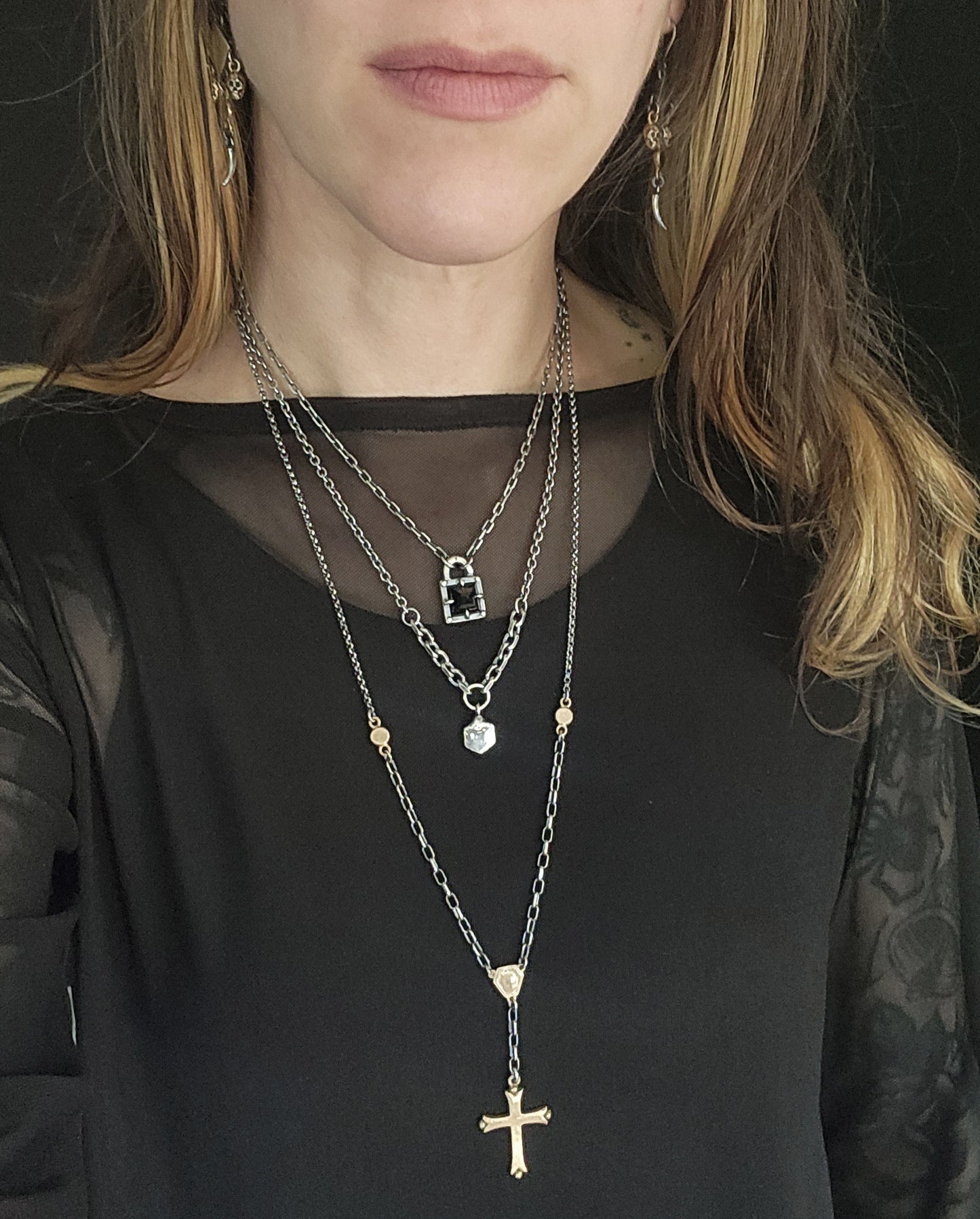 BLACKMAIL necklace with spinel