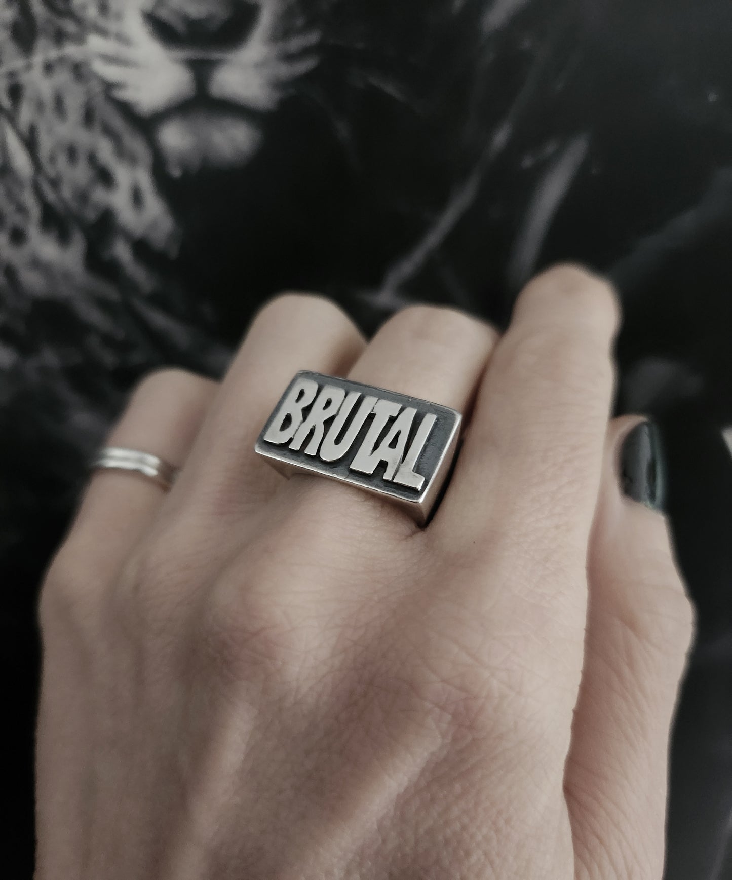 BRUTAL ring