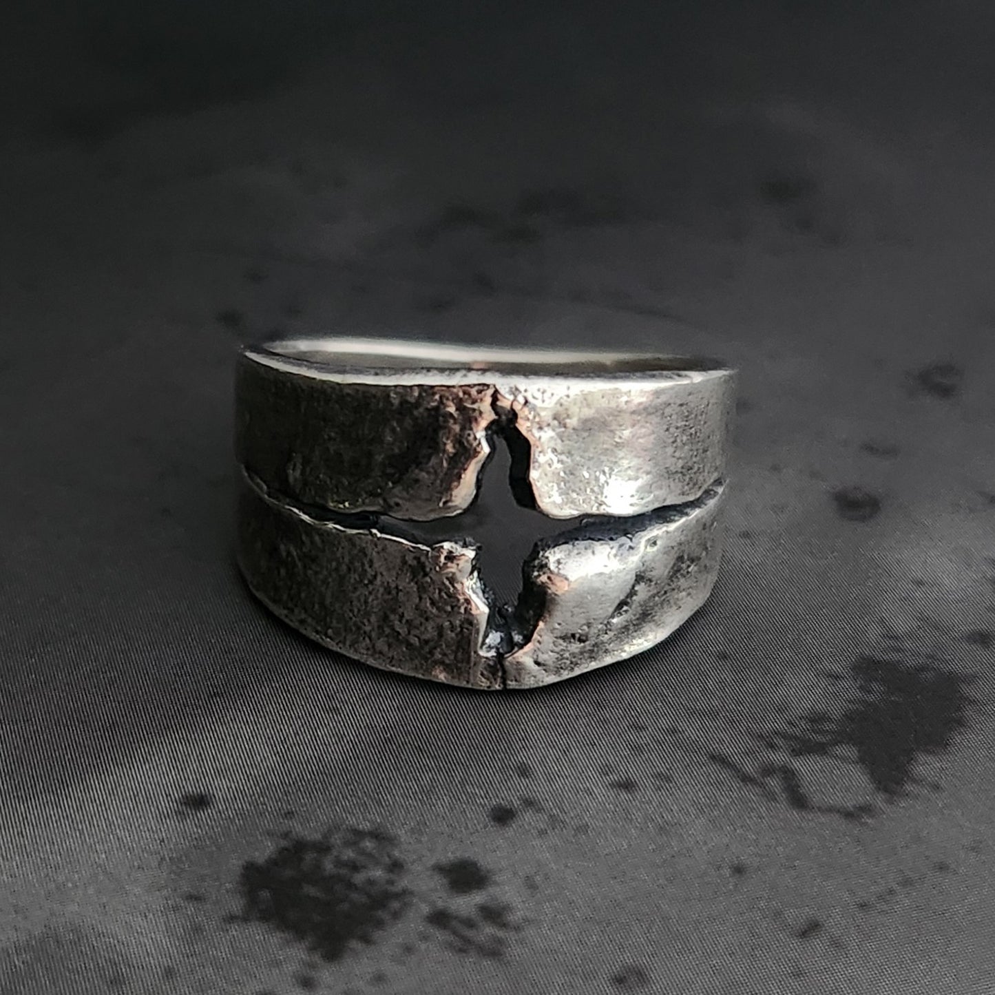 CALVAIRE ring