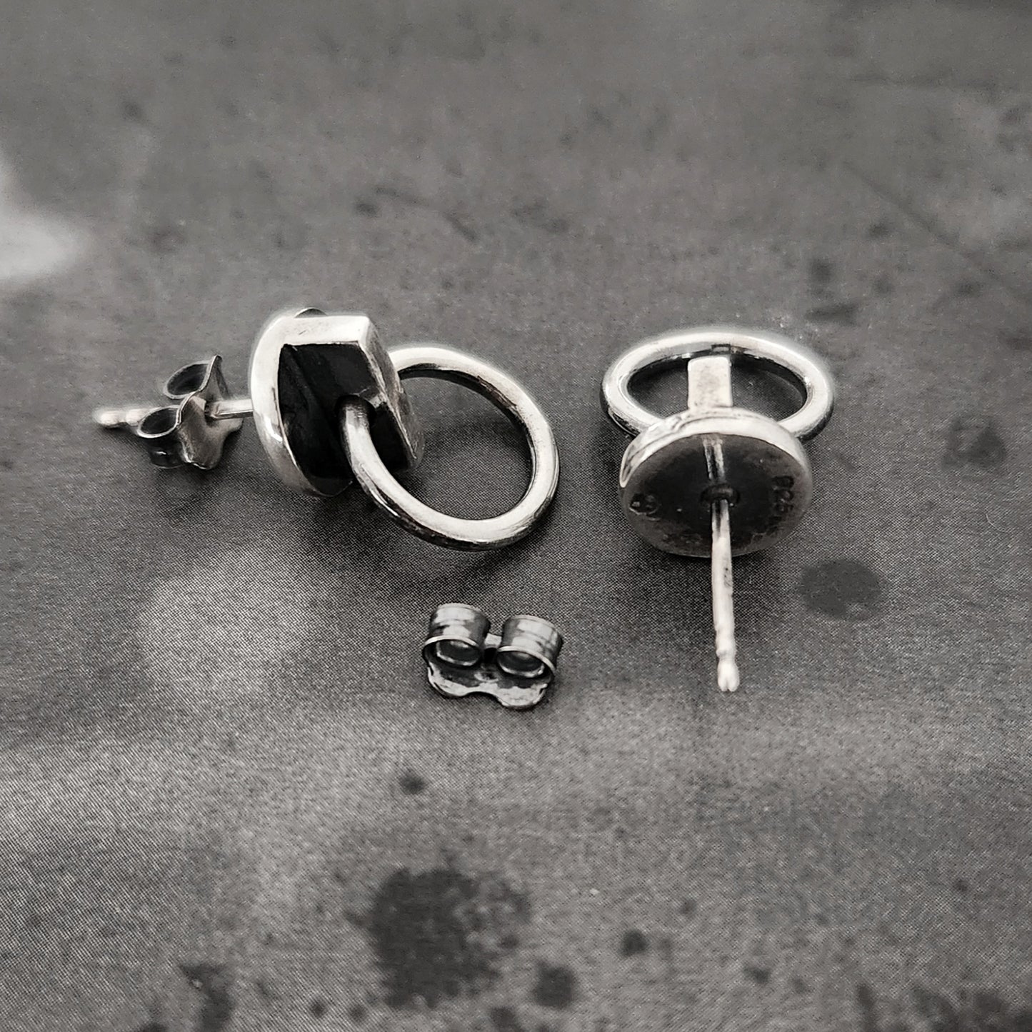 CAPTIVE earrings