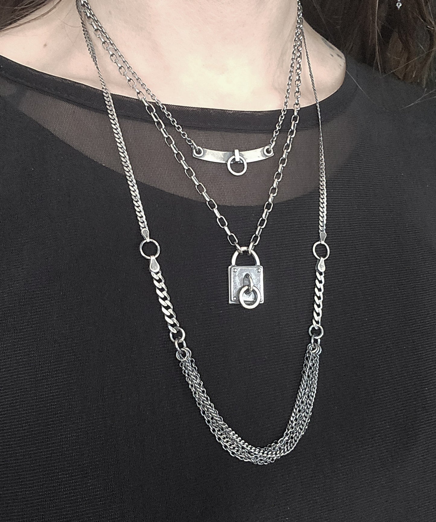 CAPTIVE necklace