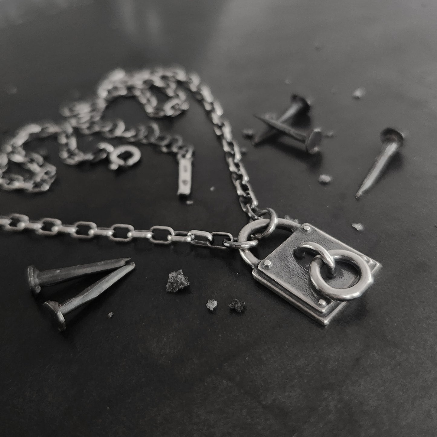 CLANDESTINE necklace