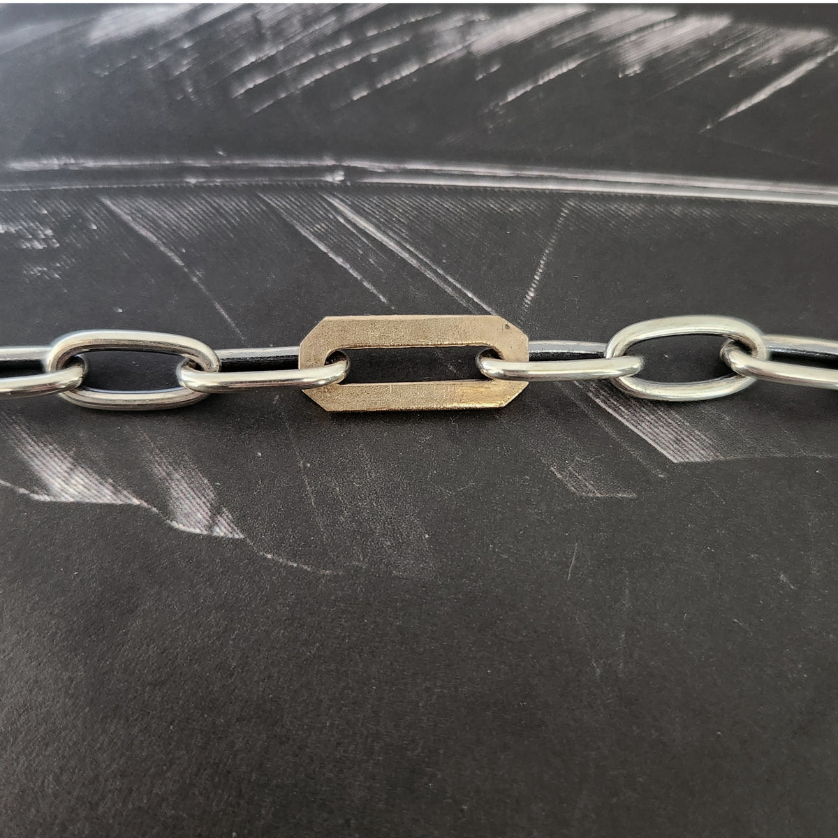 CORNERSTONE bracelet with bronze