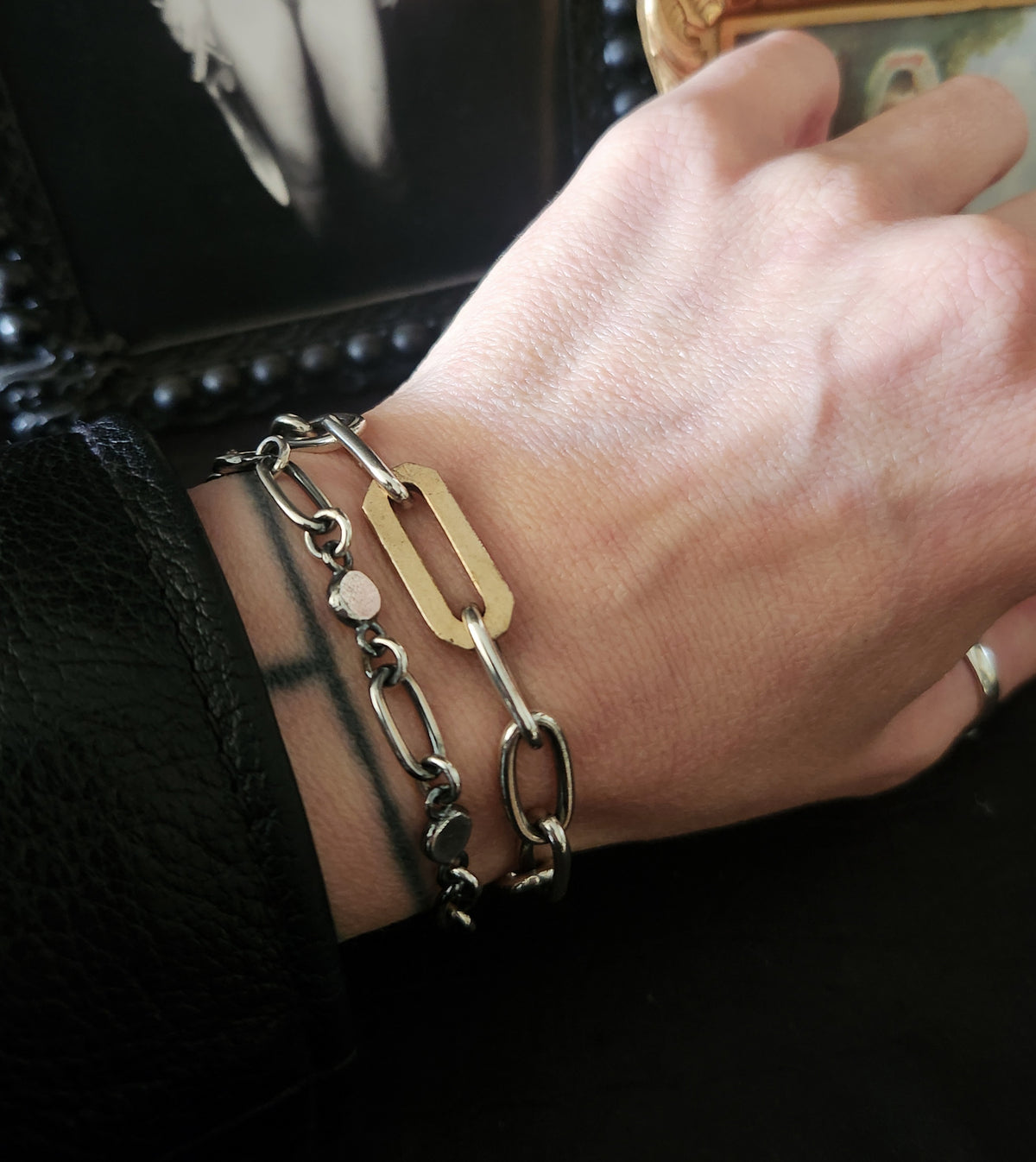 CORNERSTONE bracelet with bronze