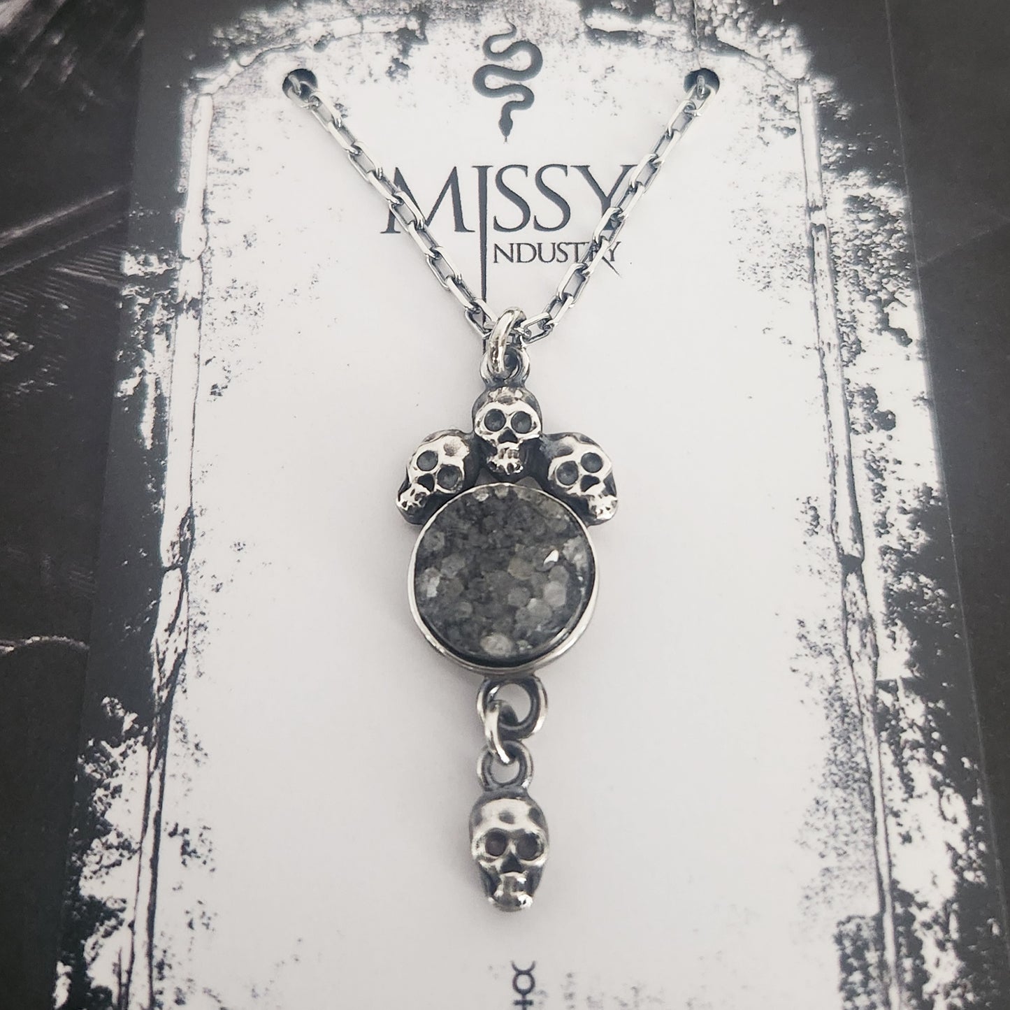 TEMPLE necklace with onyx druzy