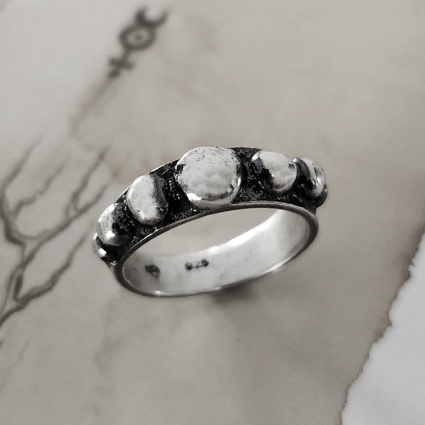 DUNGEON WALL ring