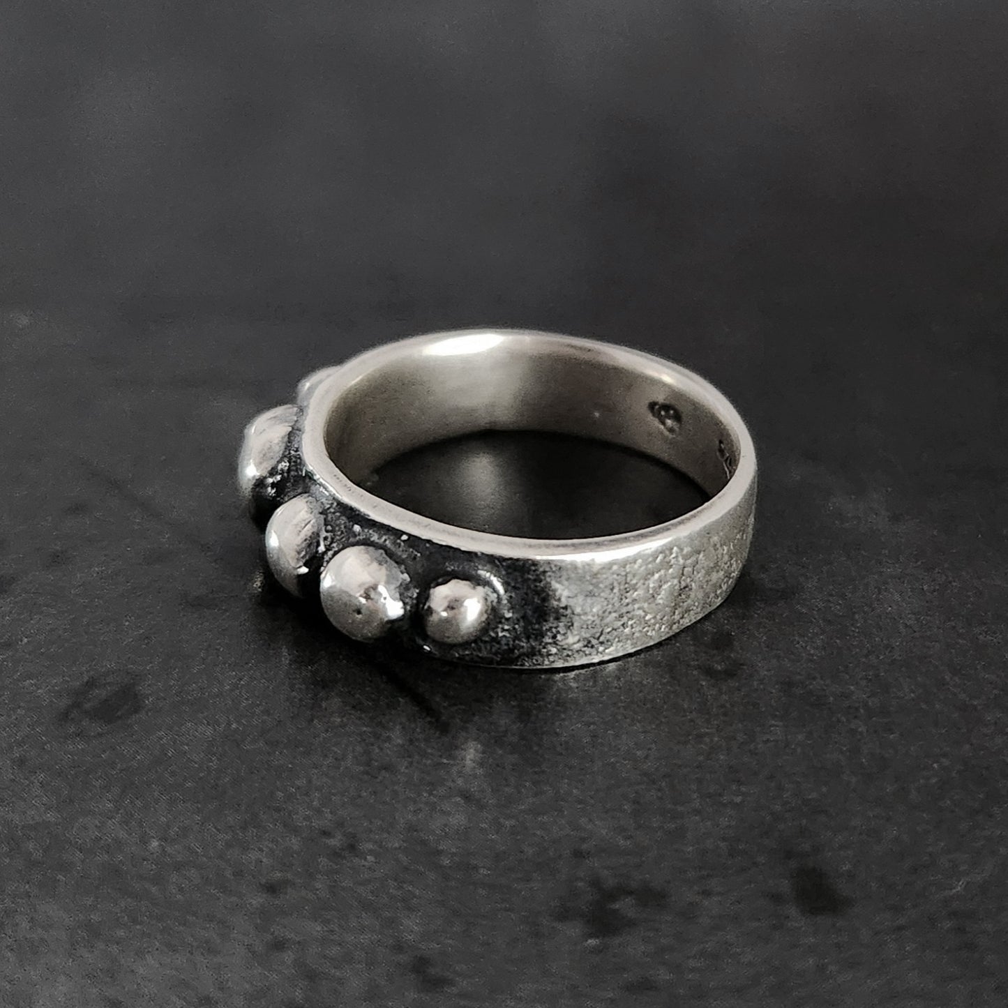 DUNGEON WALL ring