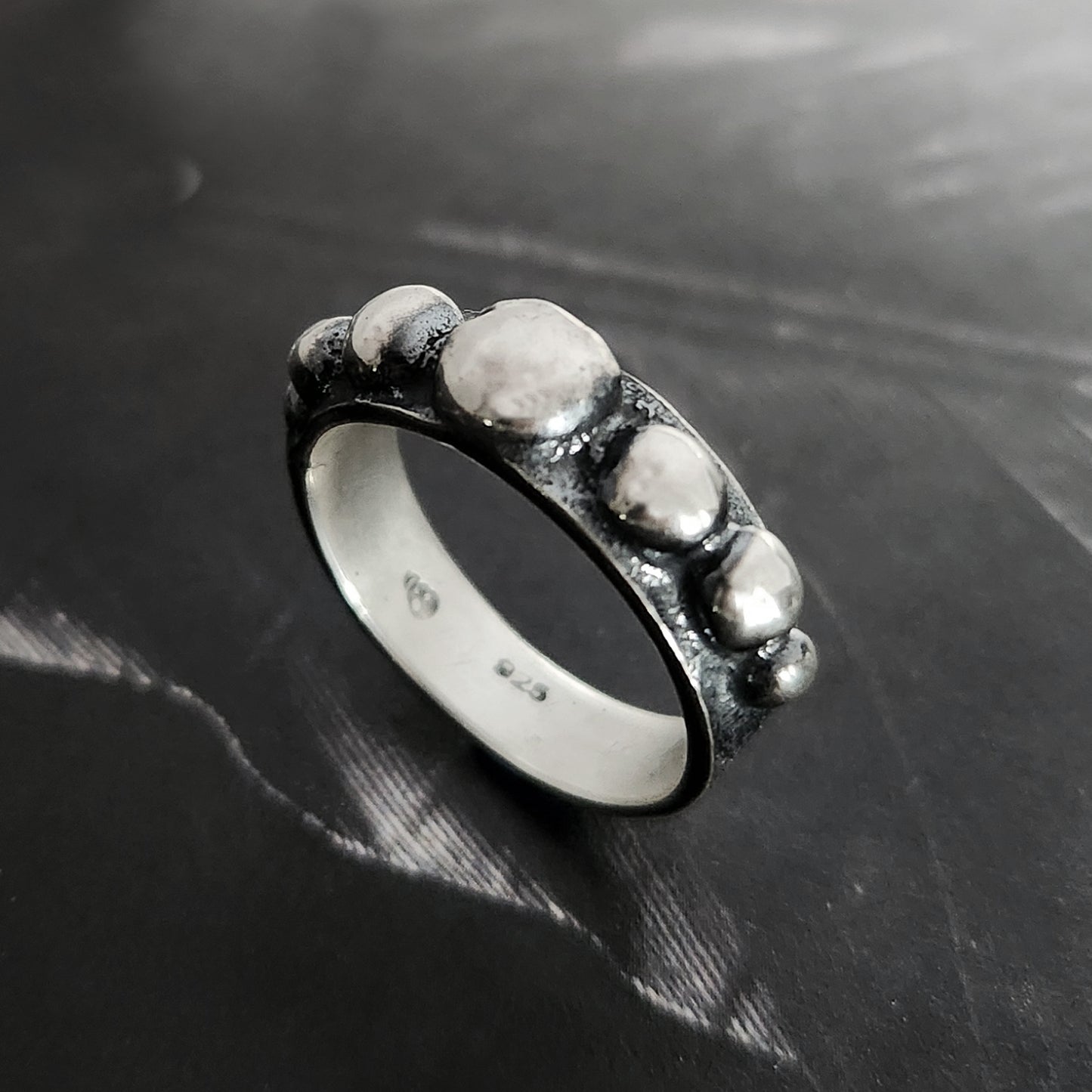 DUNGEON WALL ring