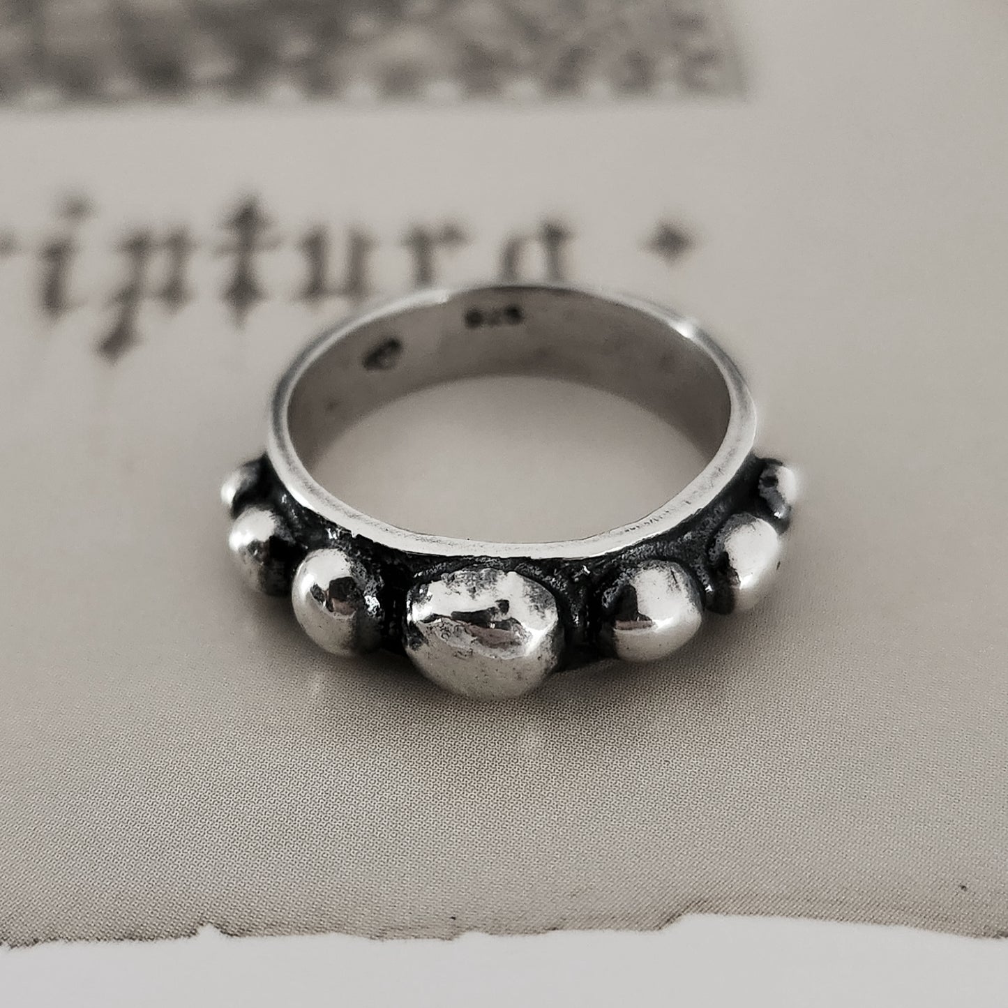 DUNGEON WALL ring