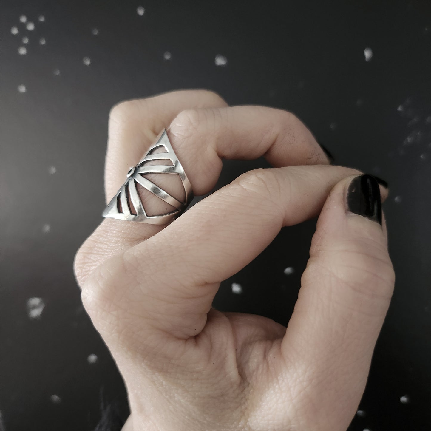 Pre-order FRACTAL ring