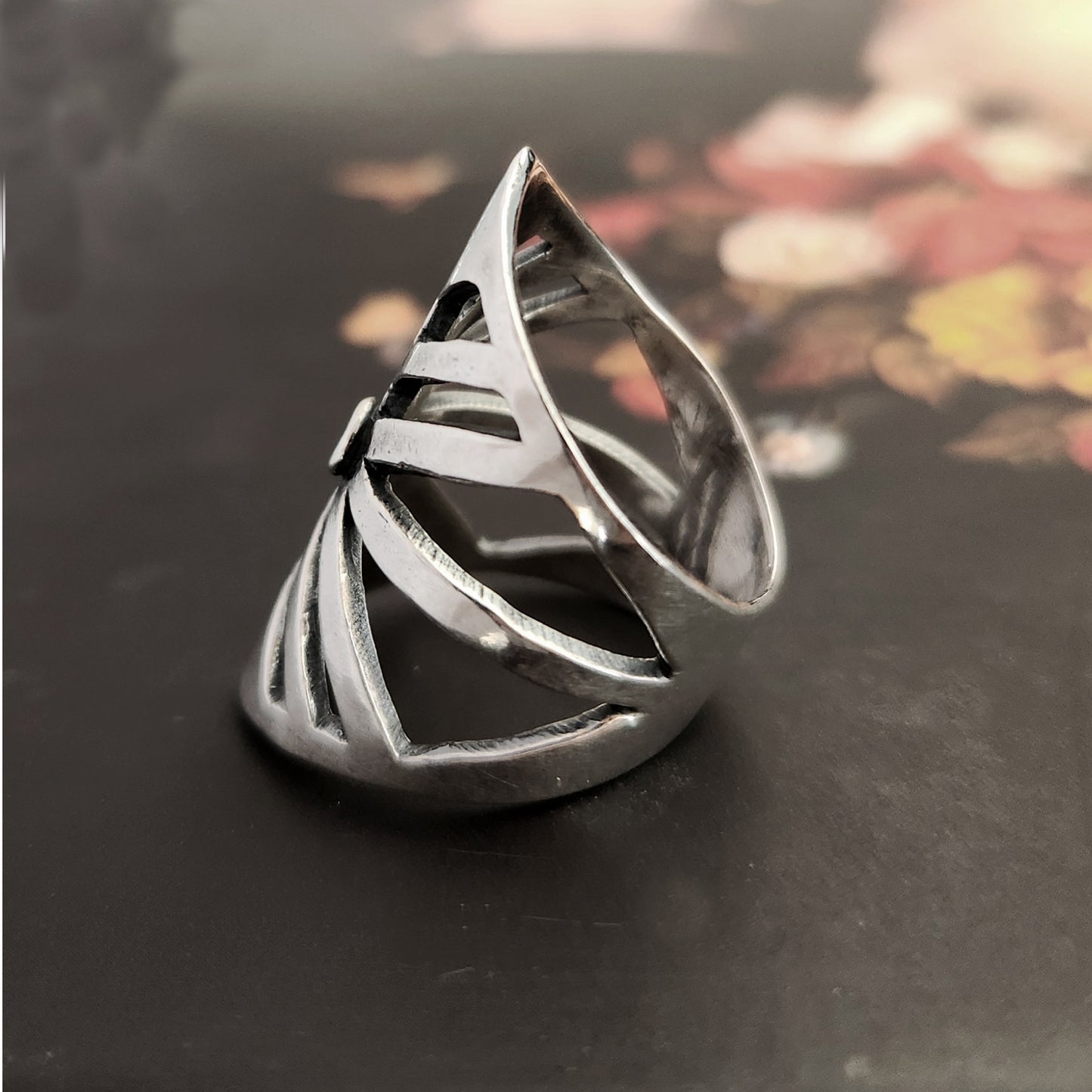 Pre-order FRACTAL ring