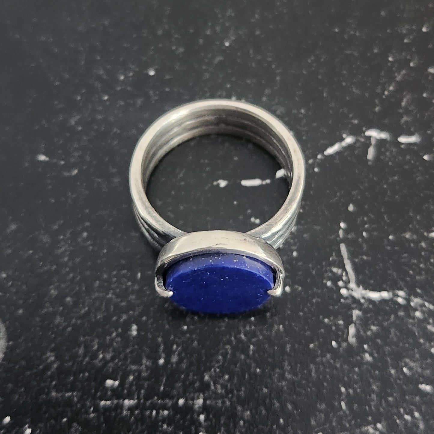HELIOS ring with lapis lazuli