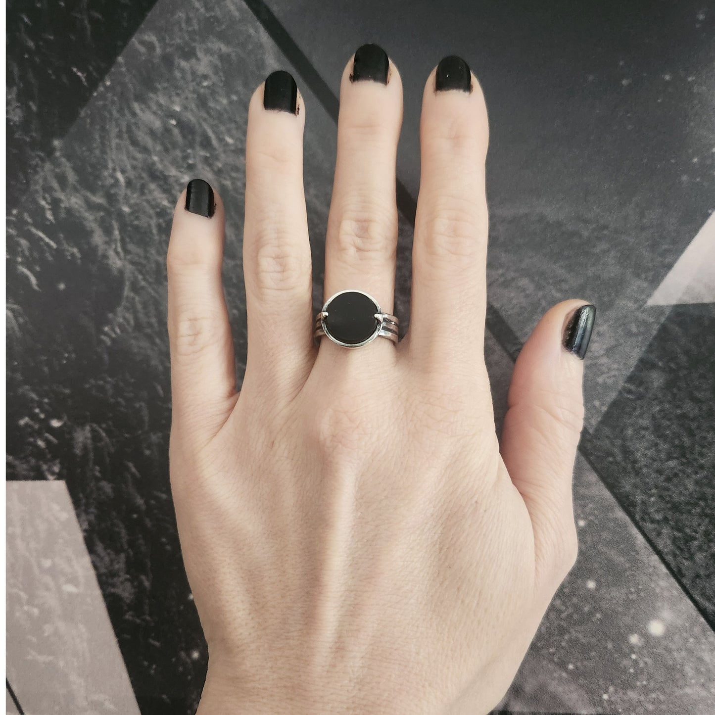 HELIOS RING with onyx