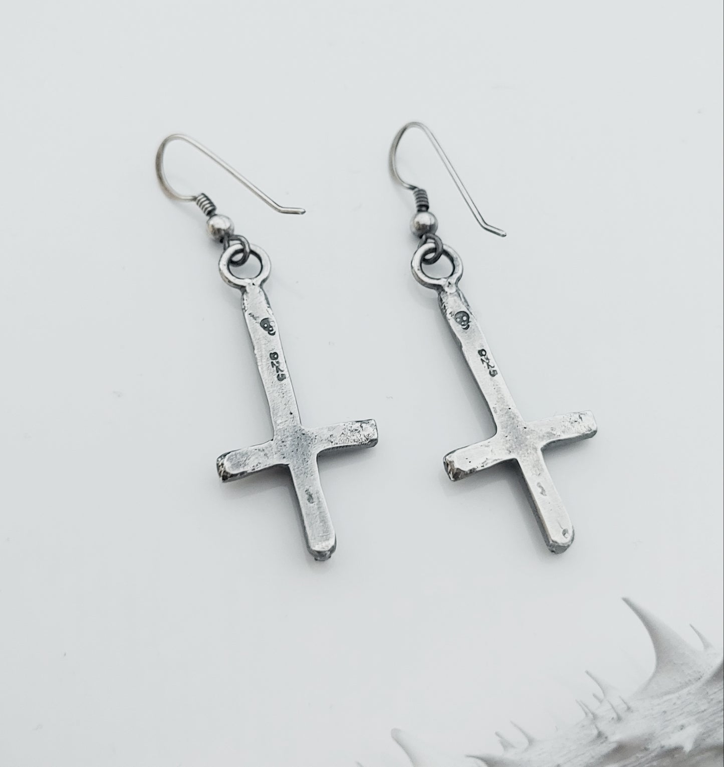 INVERTED CROSSES earrings