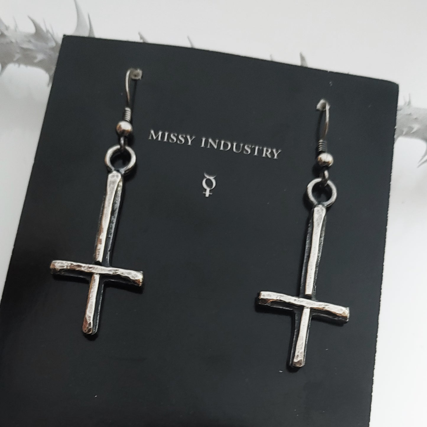 INVERTED CROSSES earrings