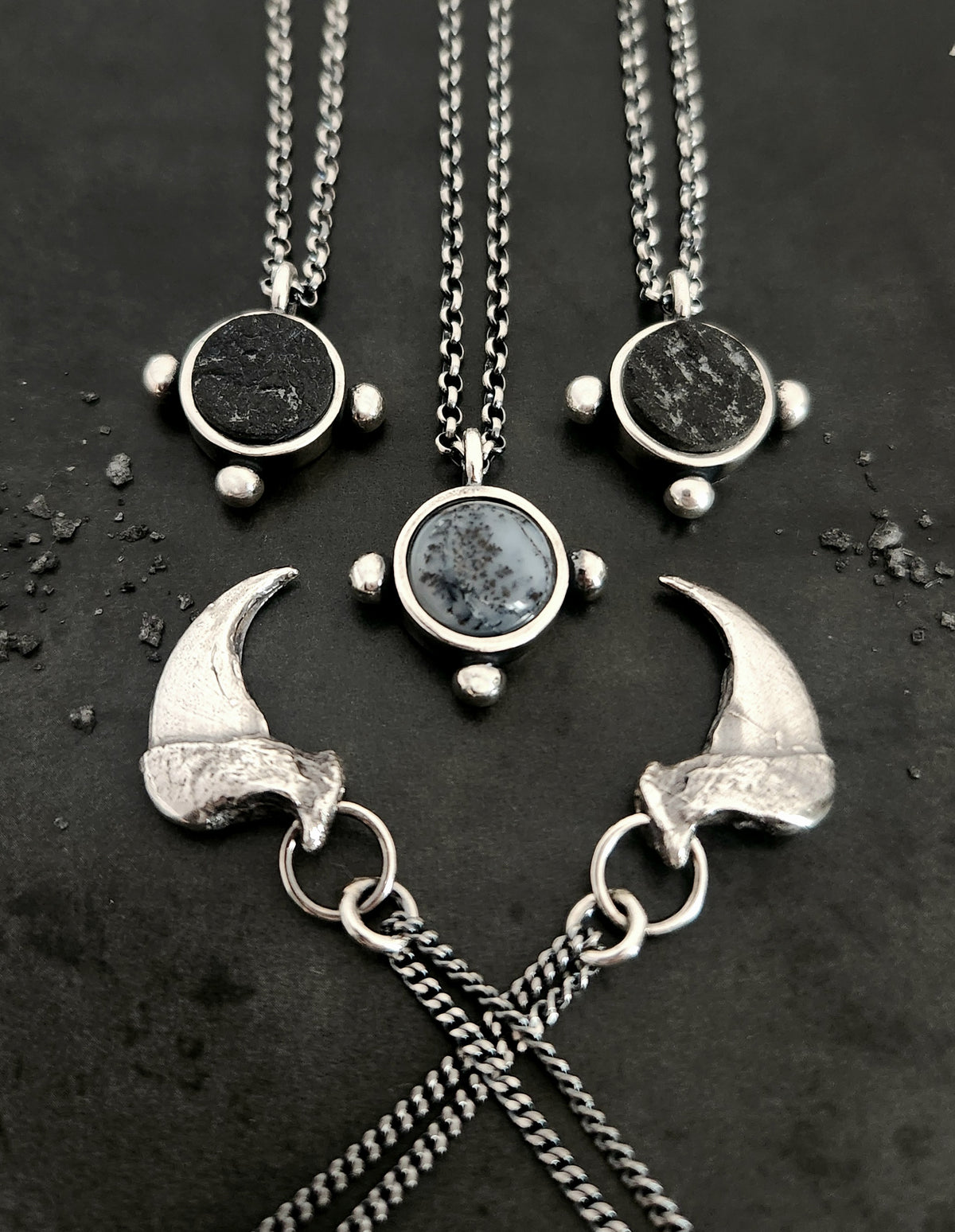LA GRIFFE necklace