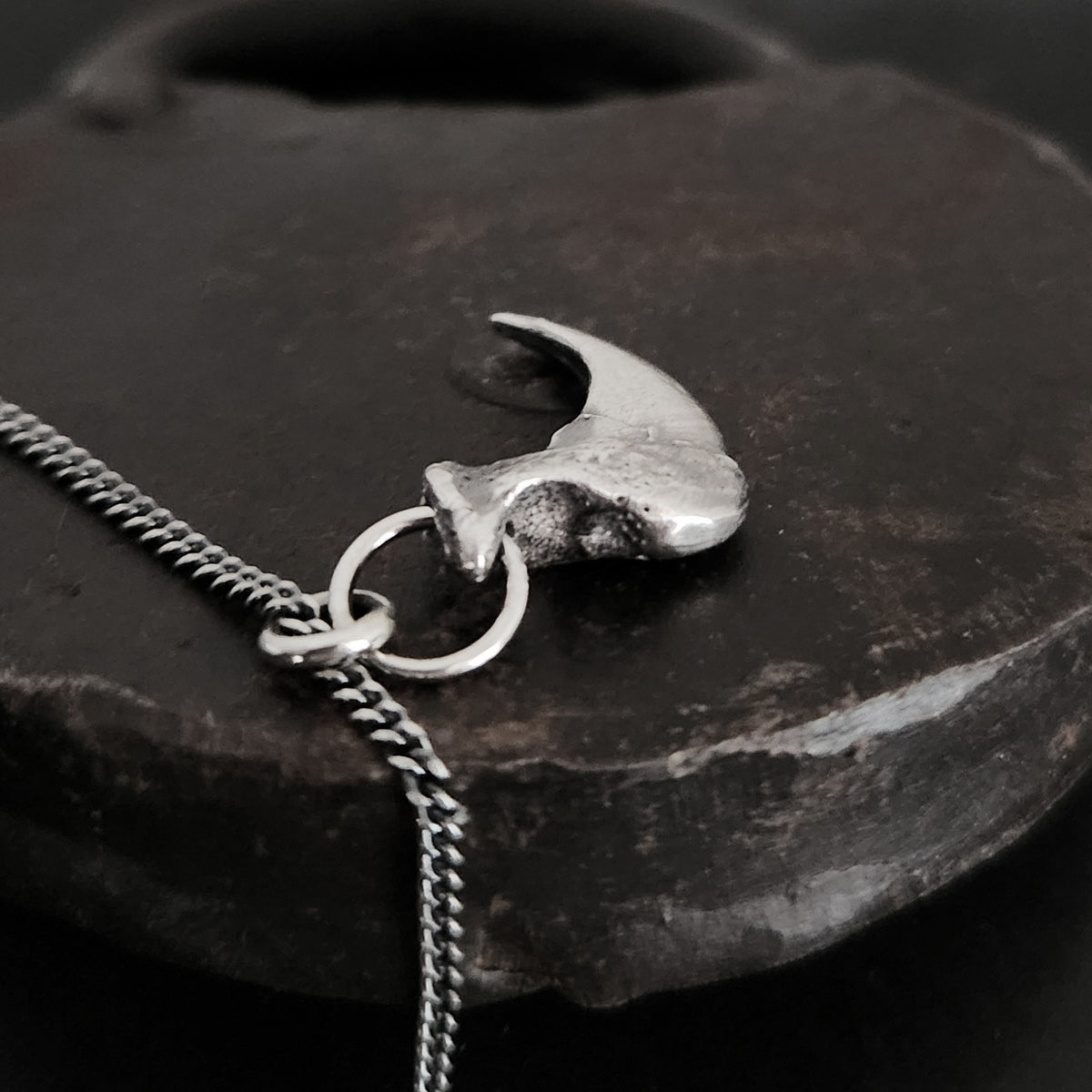 LA GRIFFE necklace