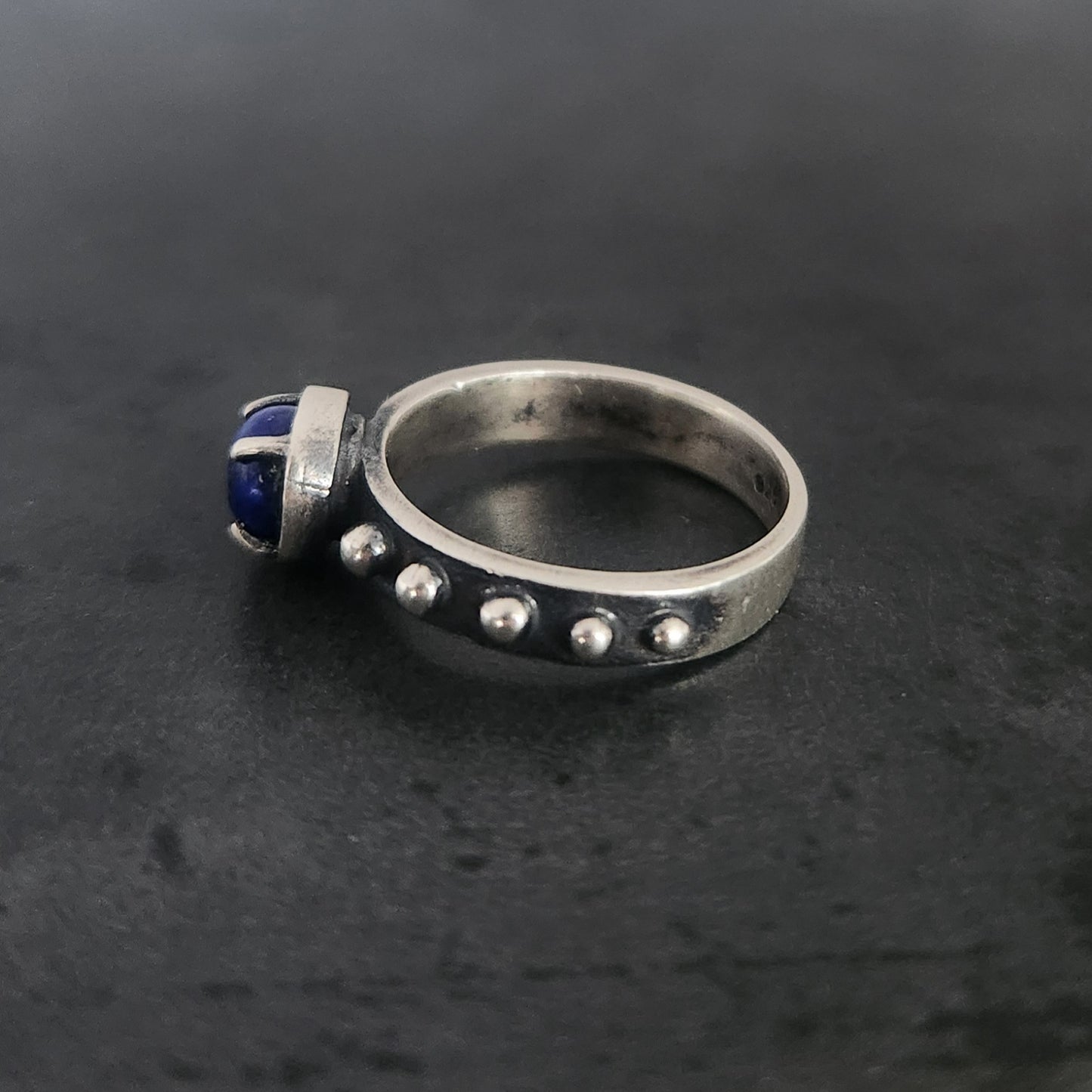 MAZZY ring with lapis lazuli or rainbow moonstone