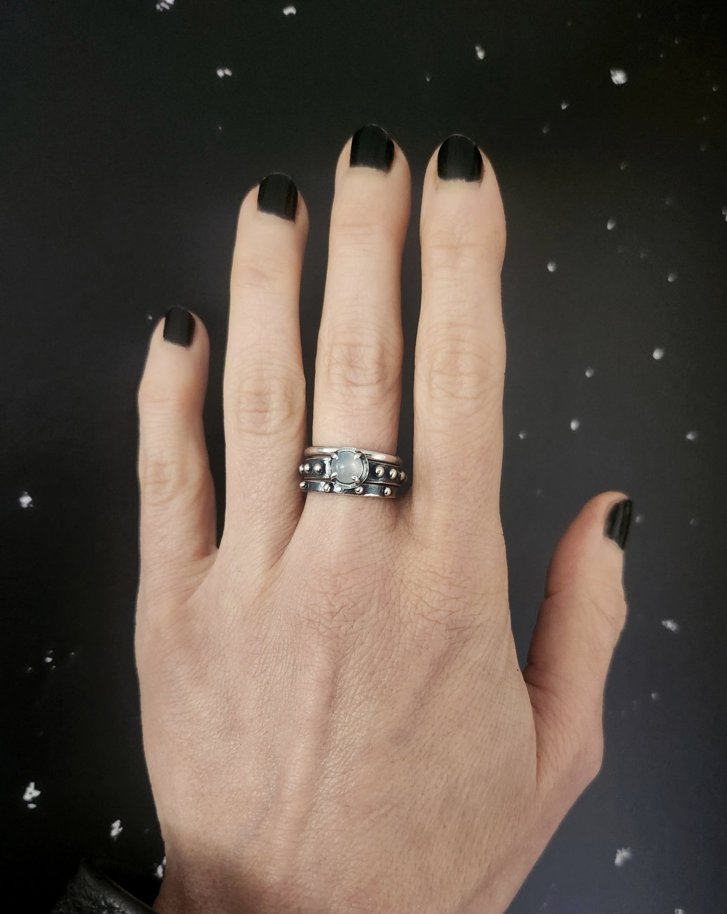 MAZZY ring with lapis lazuli or rainbow moonstone