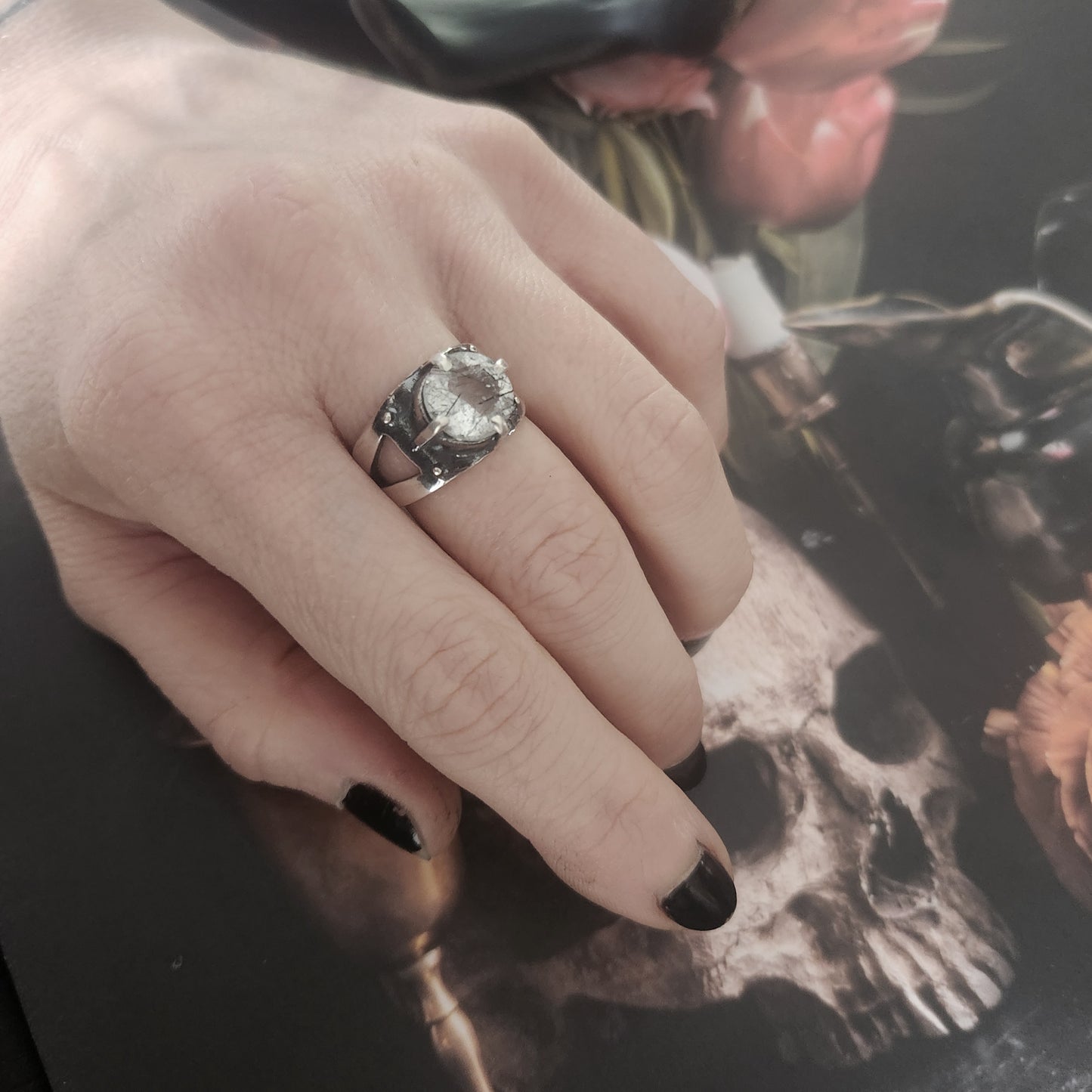 MORTICIA ring with rutilated quartz