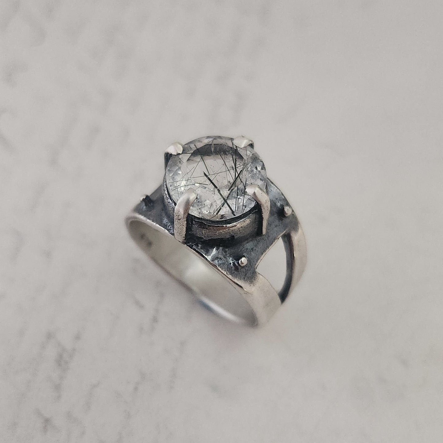 MORTICIA ring with rutilated quartz