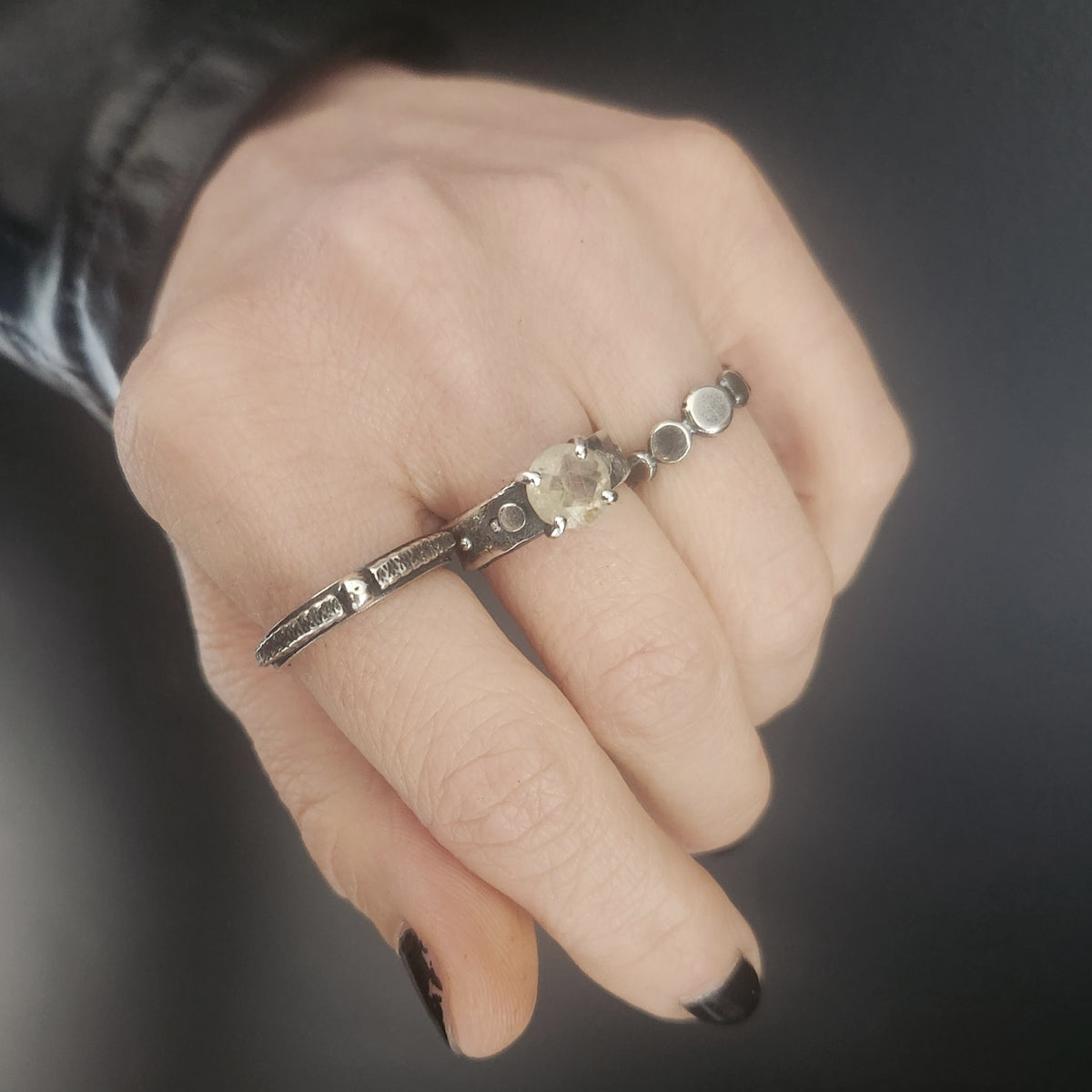 MOTLEY ring with golden rutilated quartz