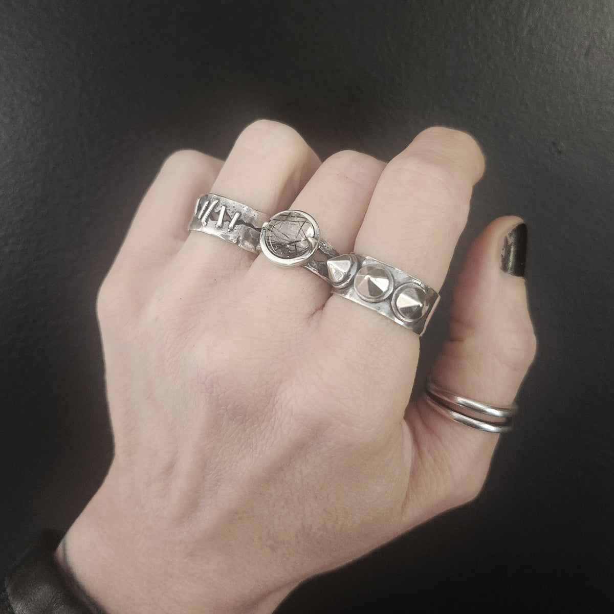 MURKY ring with rutilated quartz