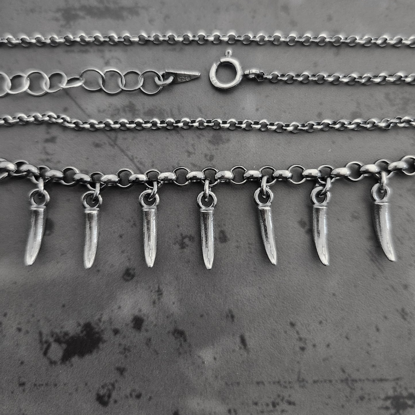 ON THE PROWL necklace