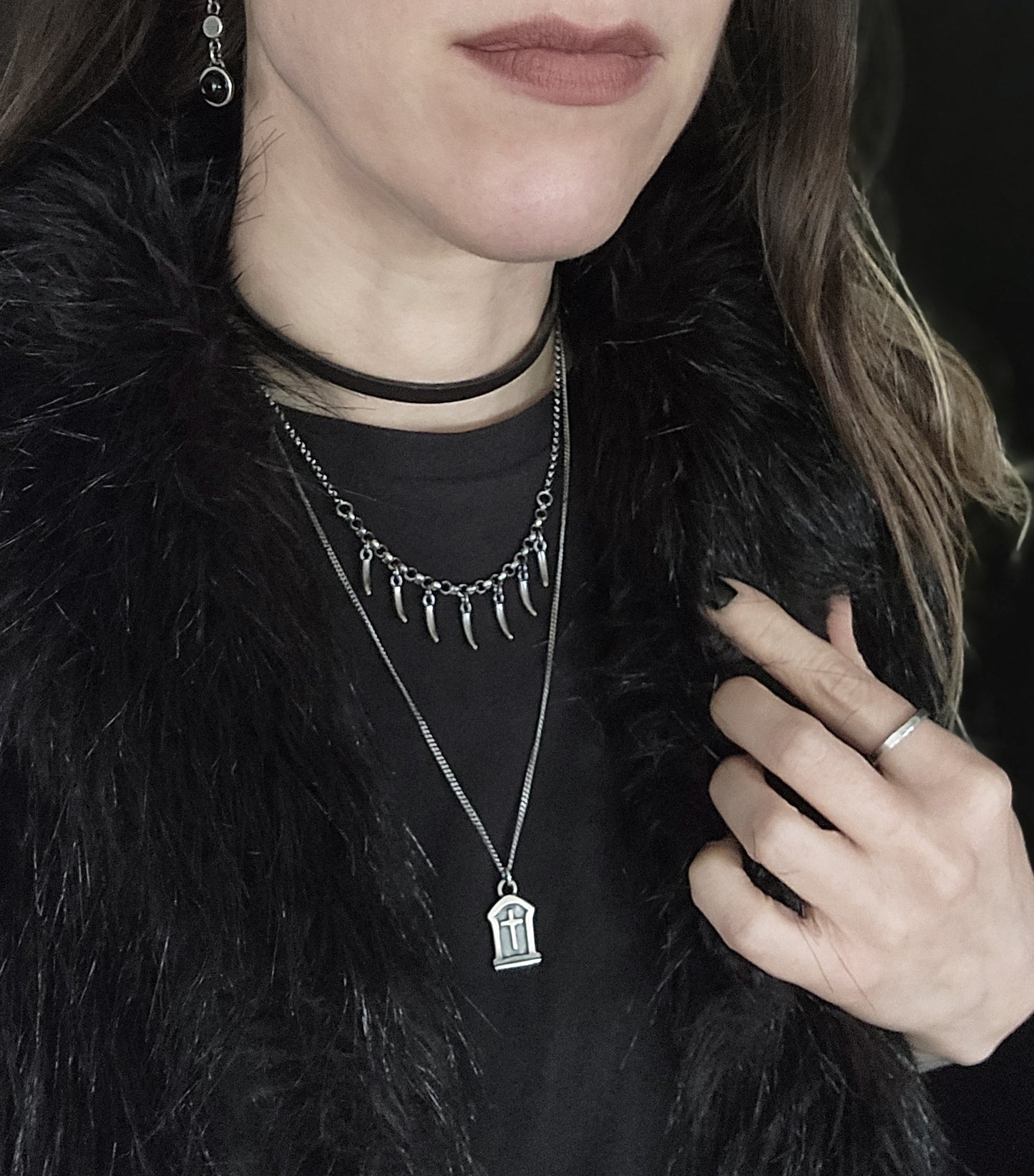 ON THE PROWL necklace