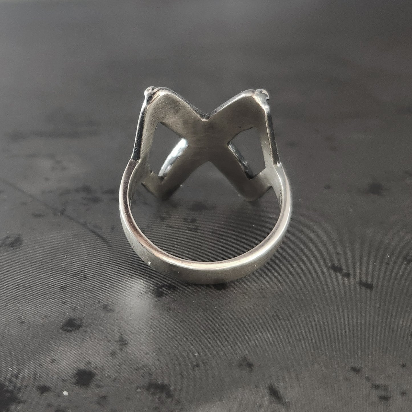 Pre-order OUTCAST ring