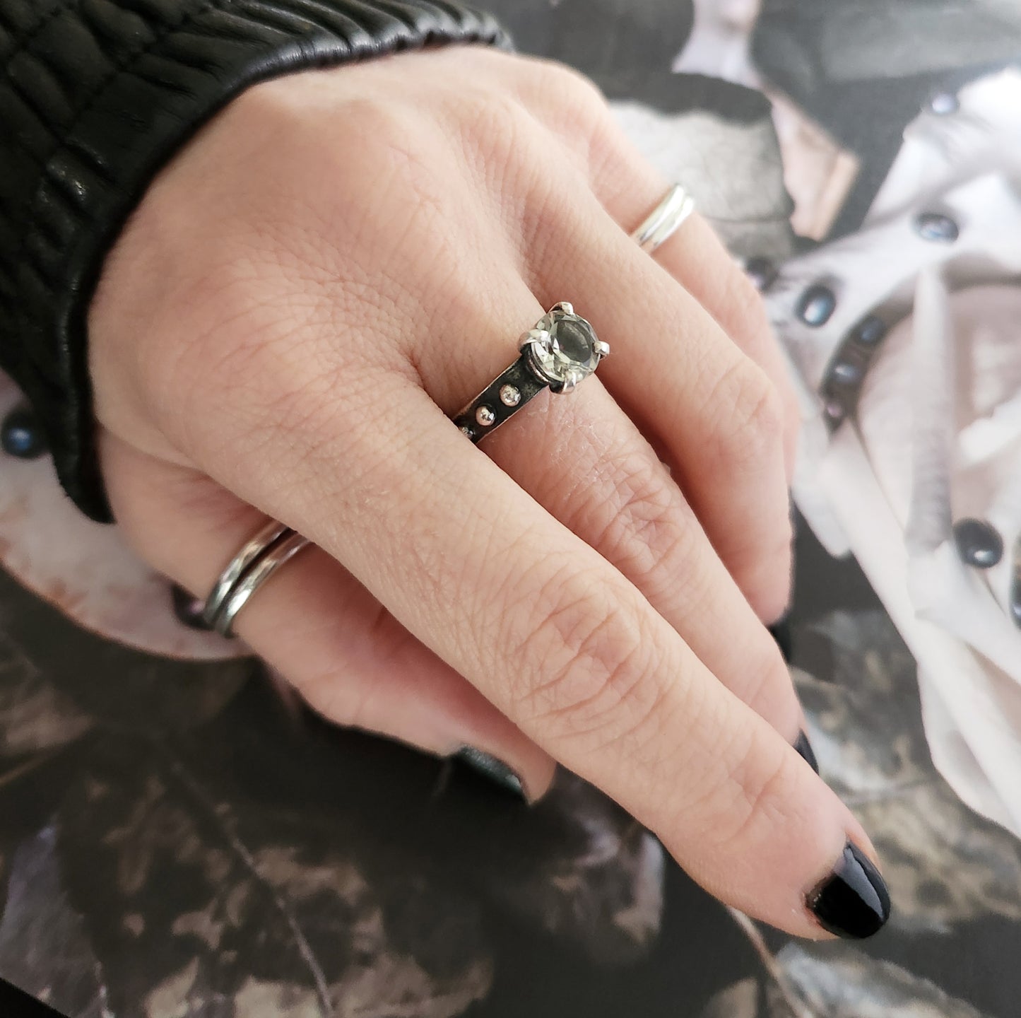 RADIANCE ring with green amethyst