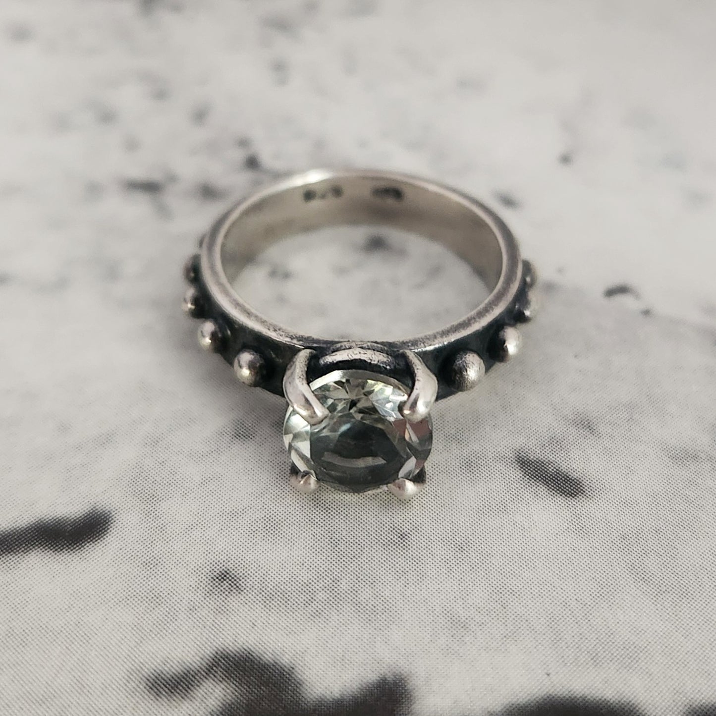 RADIANCE ring with green amethyst