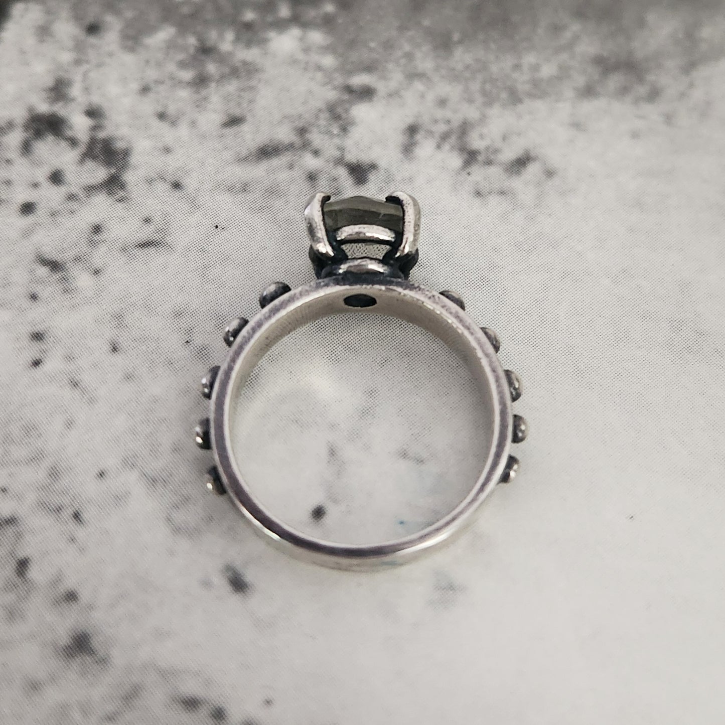 RADIANCE ring with green amethyst