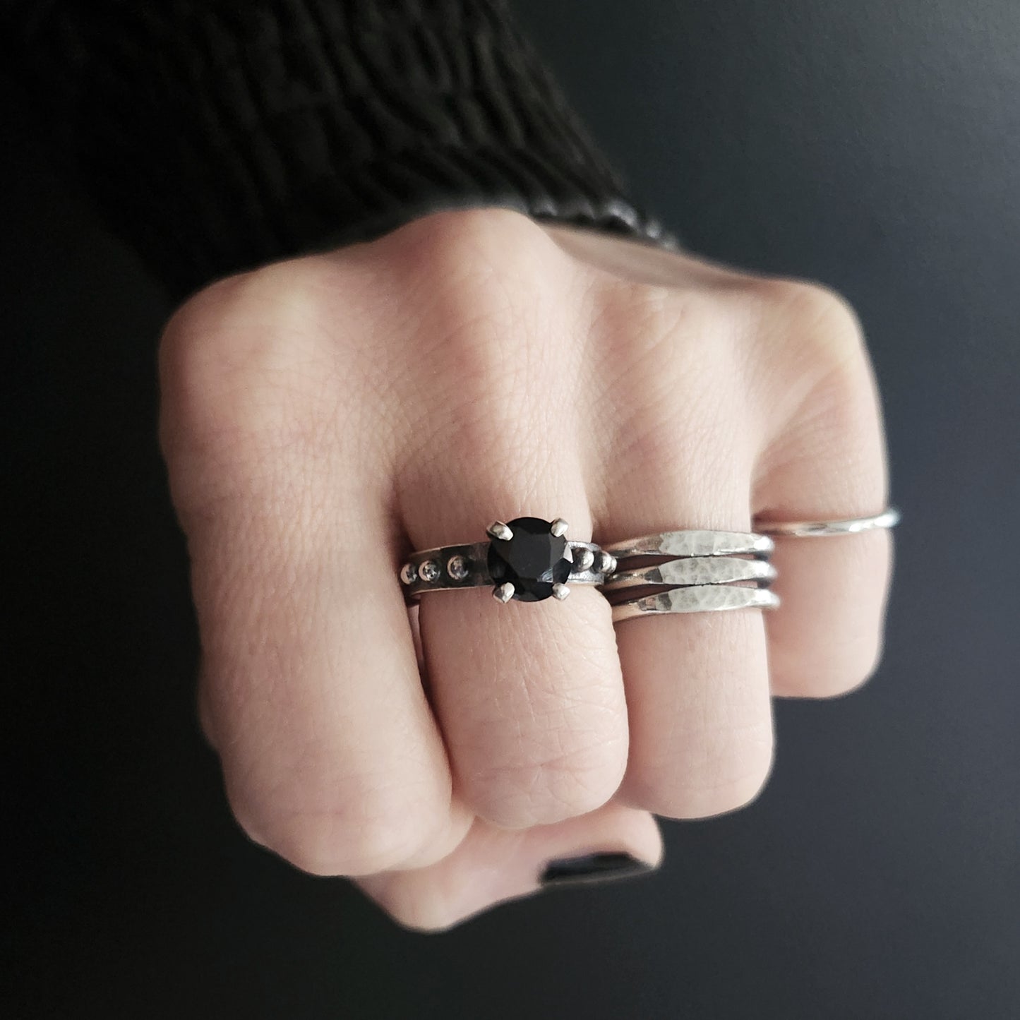 BETWEEN THE LINES ring