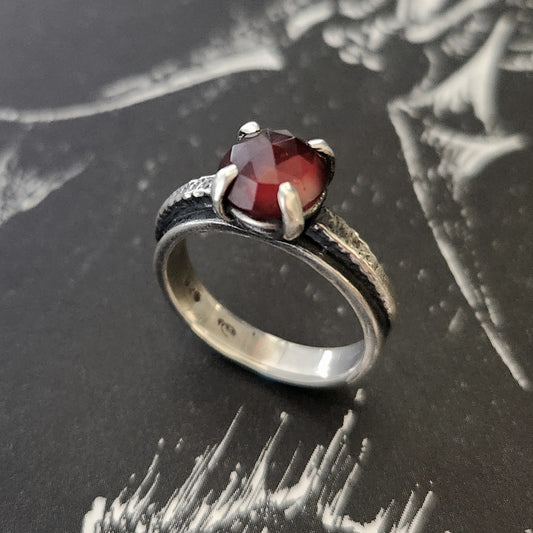 REPTILIAN ring with hessonite garnet