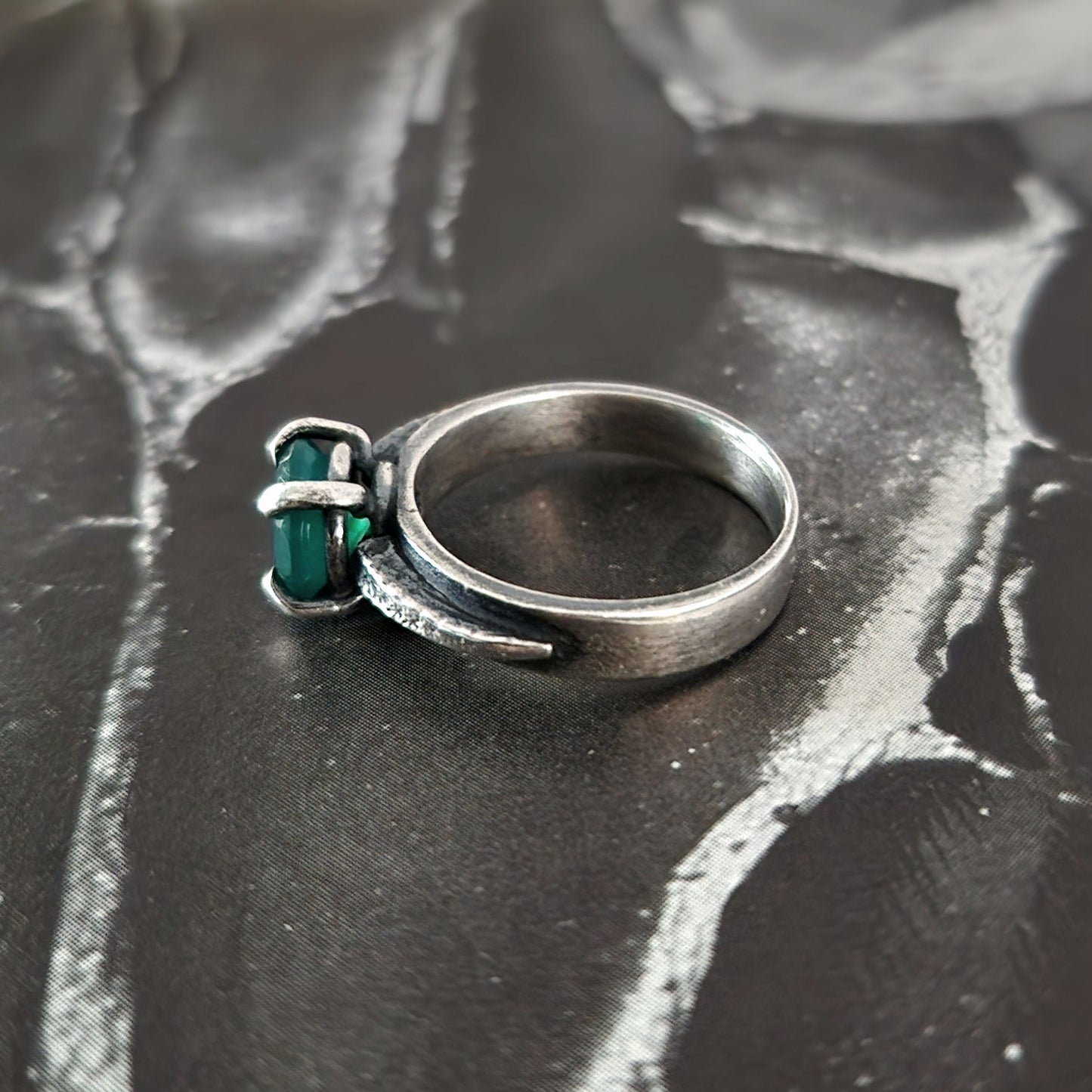 REPTILIAN ring with green onyx